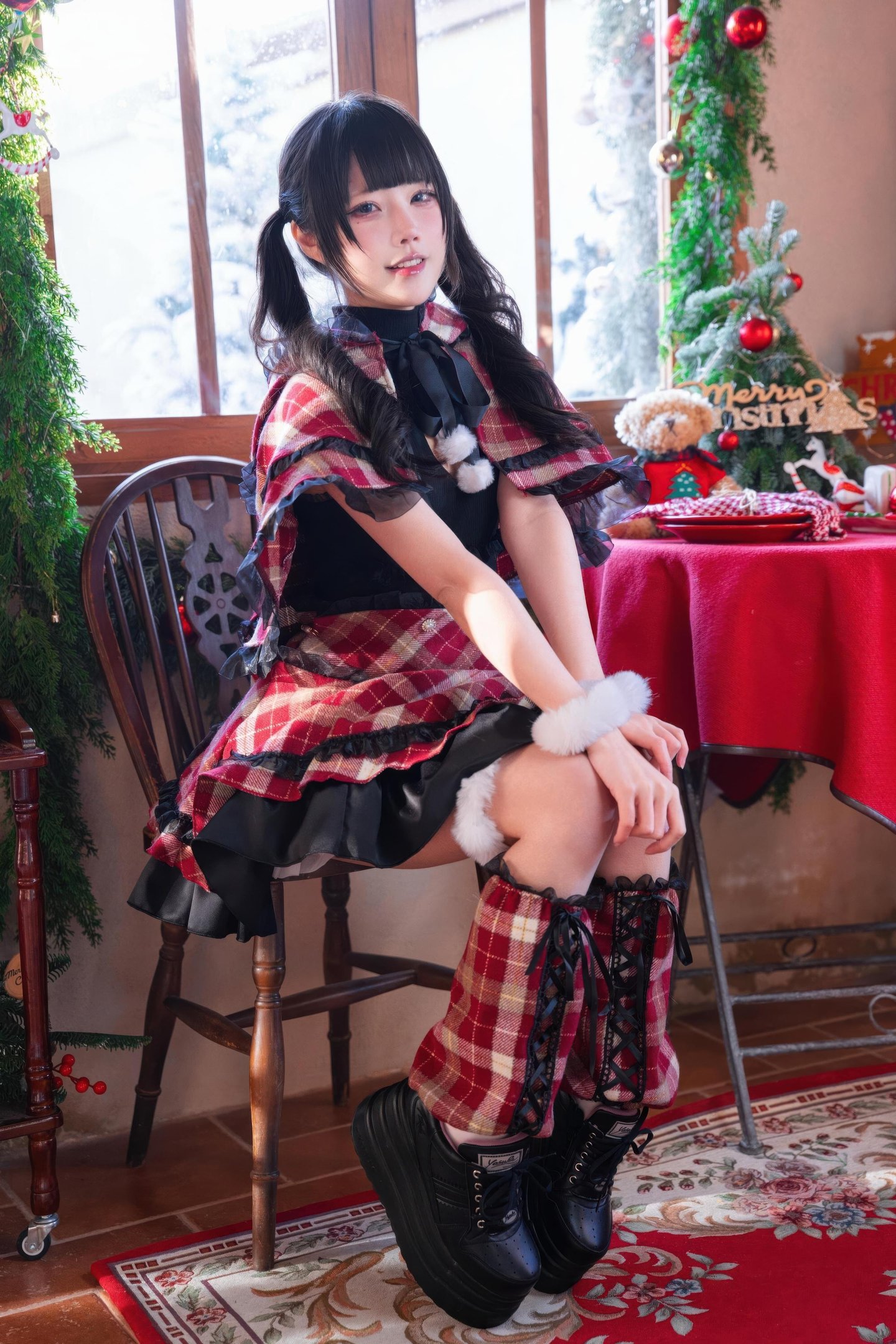 [cosplay] 清水凪 - 圣诞·日夜：圣诞主题双场景拍摄 日与夜两种氛围切换 服装与光影变化带来不同观感 节日感与人物气质并存的完整呈现 99P