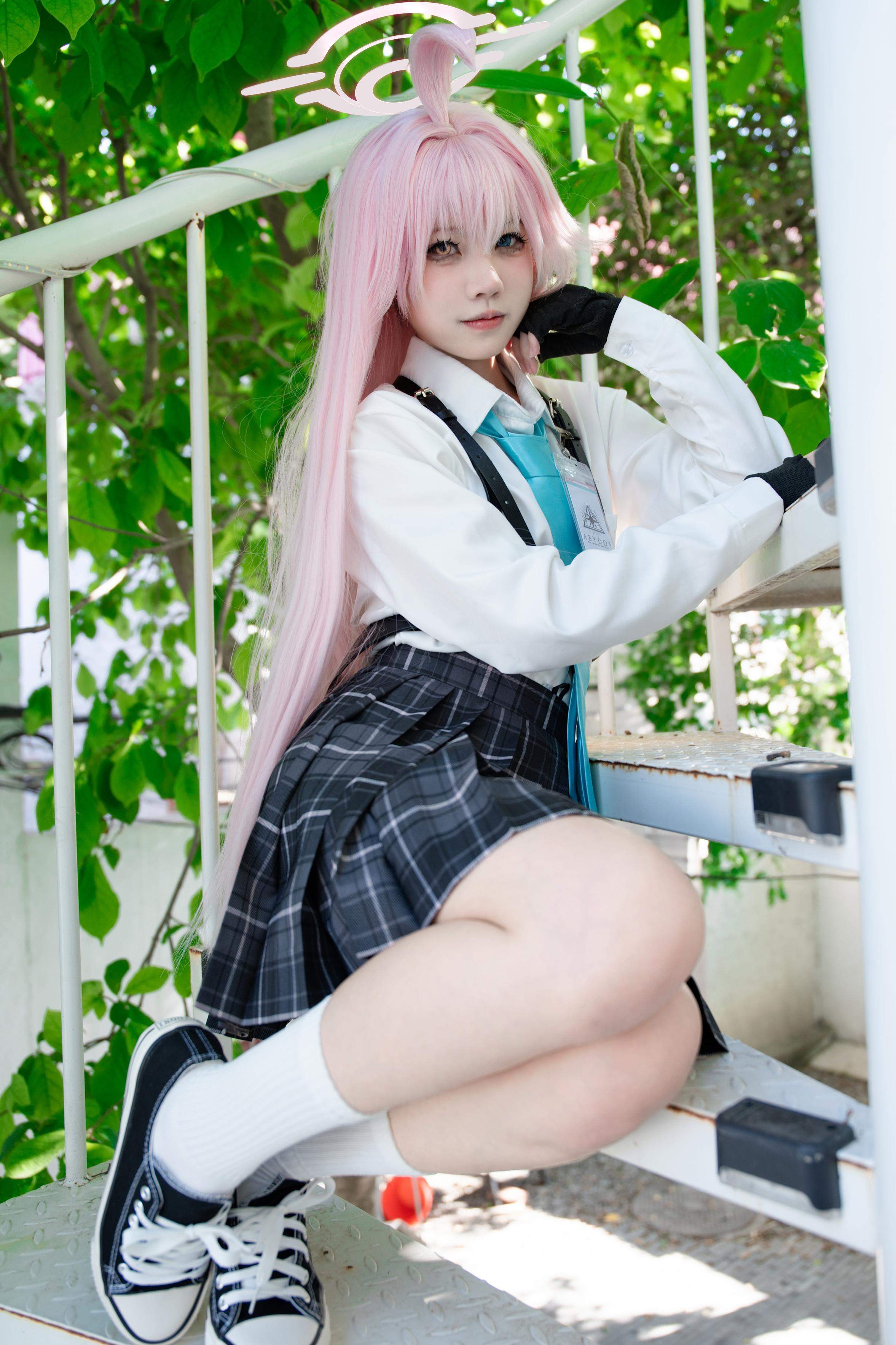 [cosplay] 清水凪 - cos 小鸟游星野：真人写实碧蓝档案JK少女 制服撕裂床上美腿玉足 极致性感开档无修正 88P