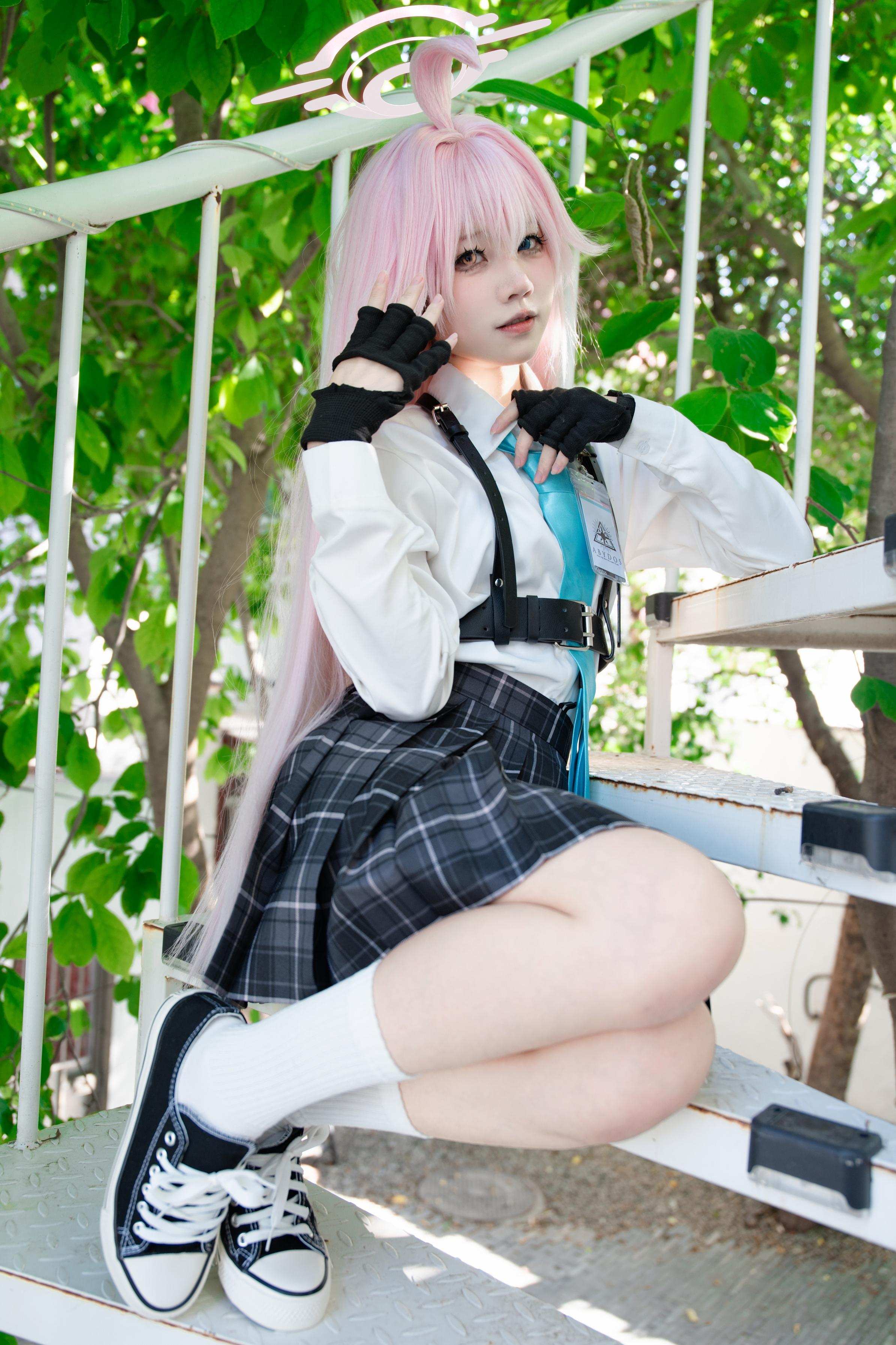 [cosplay] 清水凪 - cos 小鸟游星野：真人写实碧蓝档案JK少女 制服撕裂床上美腿玉足 极致性感开档无修正 88P