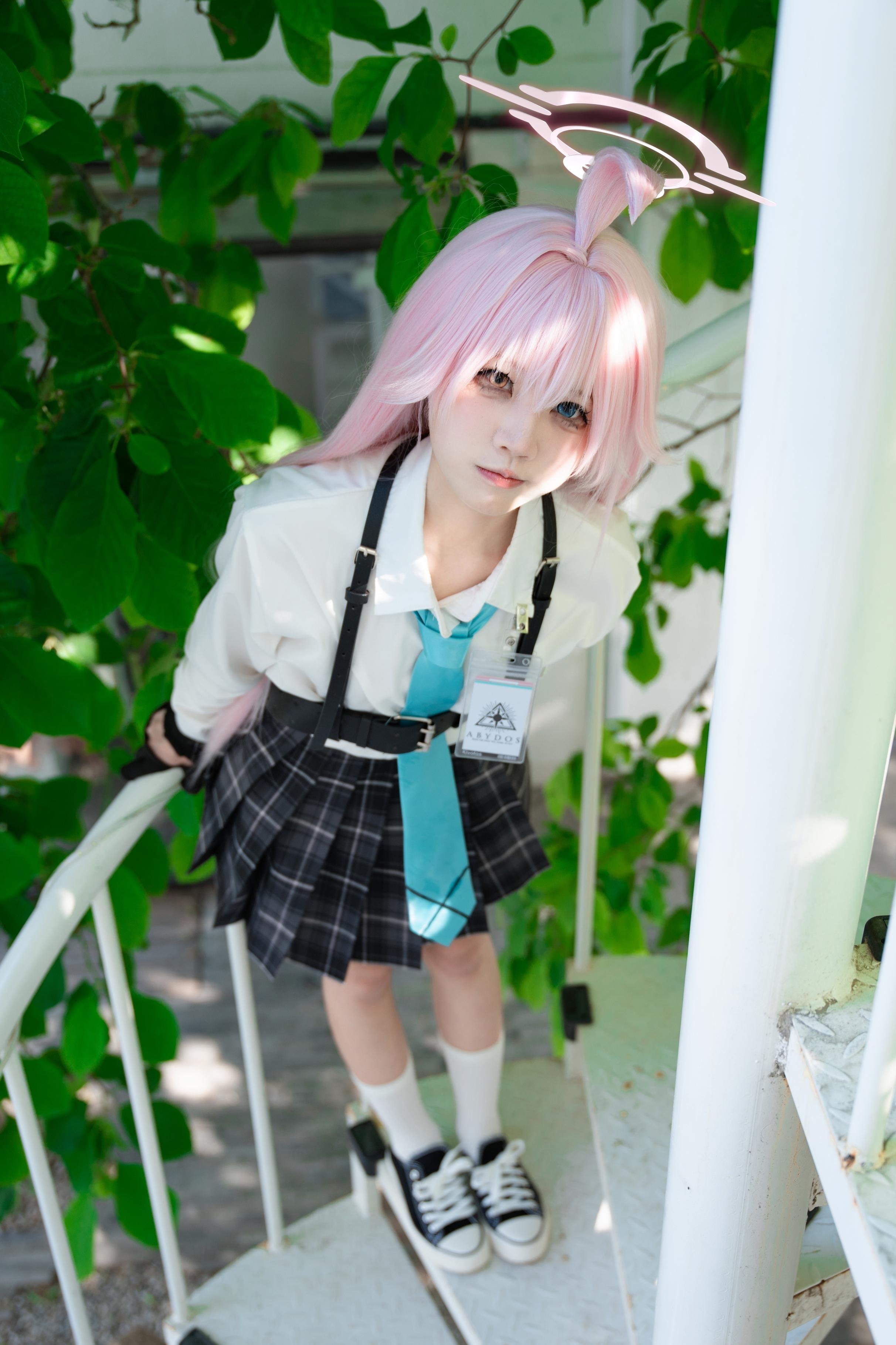 [cosplay] 清水凪 - cos 小鸟游星野：真人写实碧蓝档案JK少女 制服撕裂床上美腿玉足 极致性感开档无修正 88P
