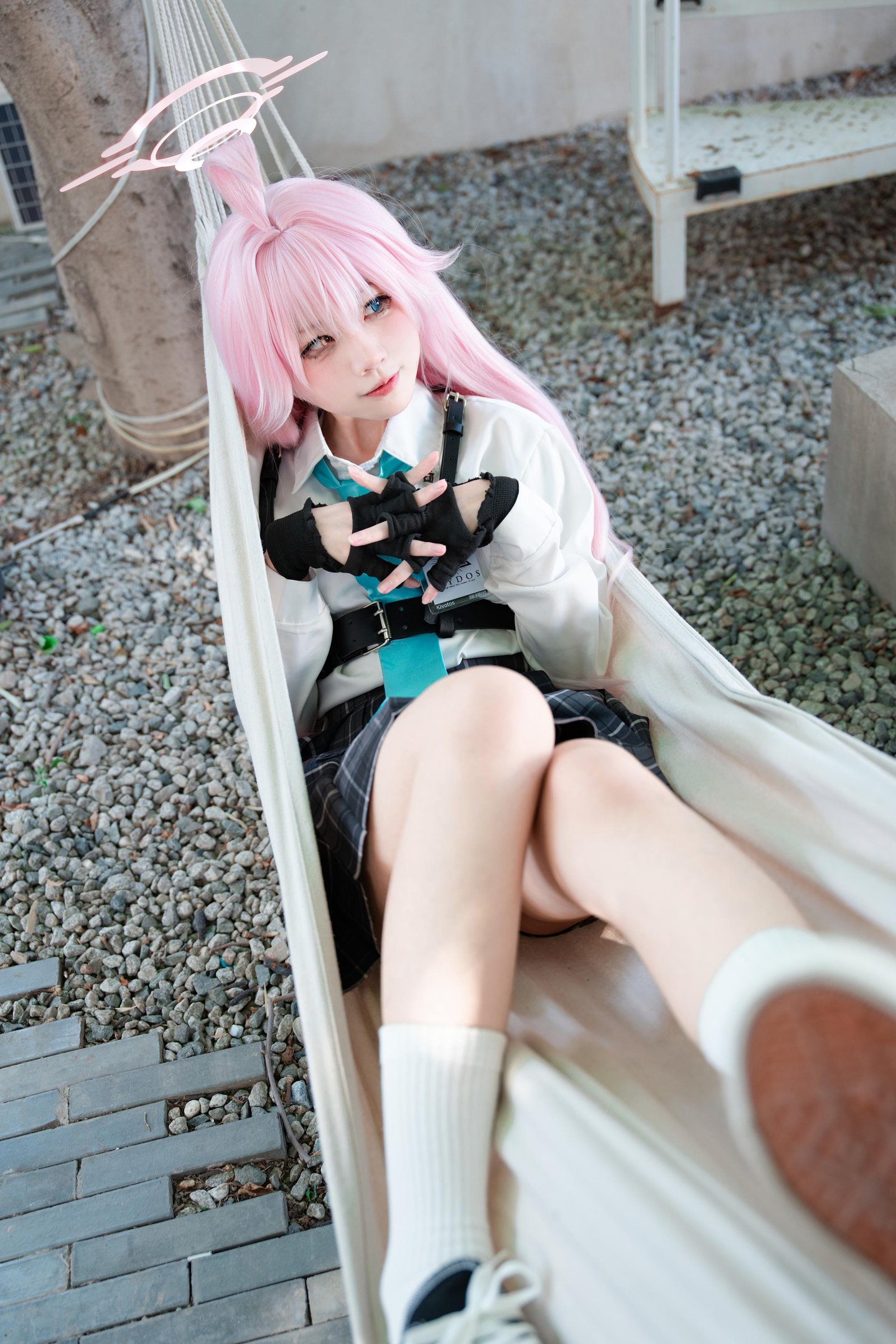 [cosplay] 清水凪 - cos 小鸟游星野：真人写实碧蓝档案JK少女 制服撕裂床上美腿玉足 极致性感开档无修正 88P