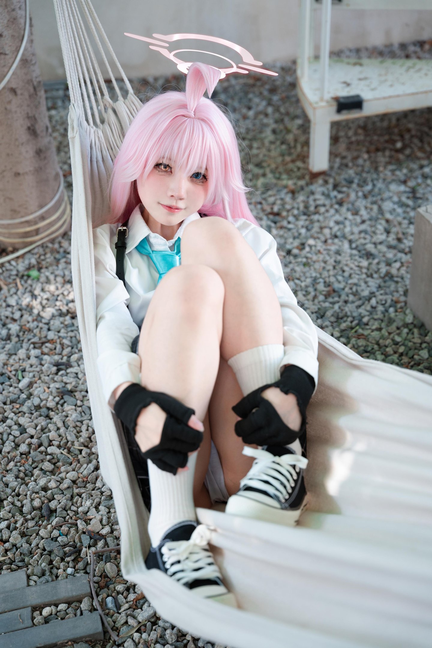 [cosplay] 清水凪 - cos 小鸟游星野：真人写实碧蓝档案JK少女 制服撕裂床上美腿玉足 极致性感开档无修正 88P