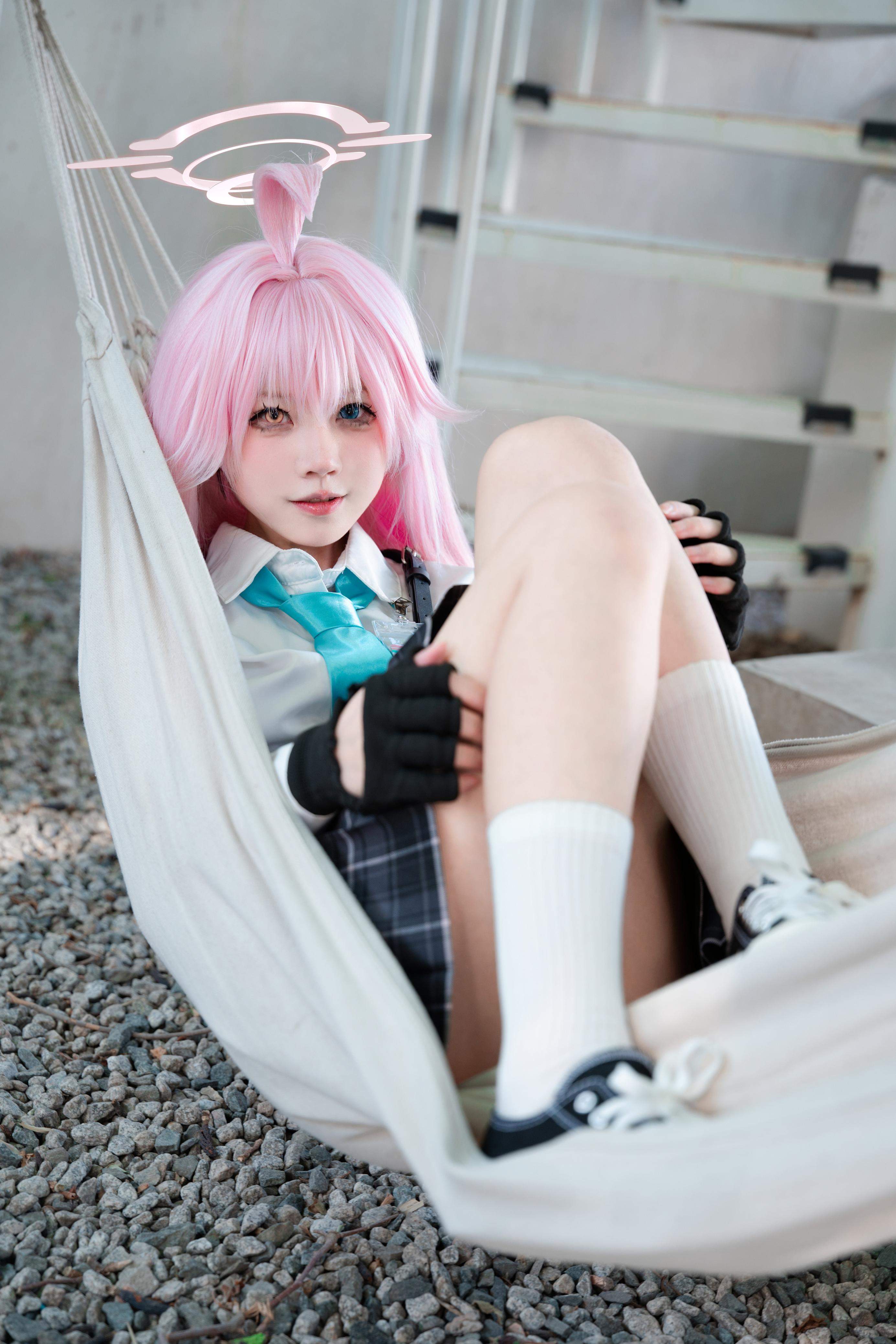 [cosplay] 清水凪 - cos 小鸟游星野：真人写实碧蓝档案JK少女 制服撕裂床上美腿玉足 极致性感开档无修正 88P