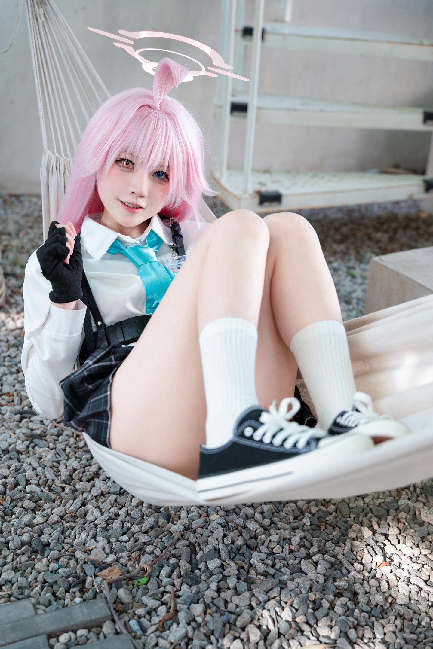 [cosplay] 清水凪 - cos 小鸟游星野：真人写实碧蓝档案JK少女 制服撕裂床上美腿玉足 极致性感开档无修正 88P