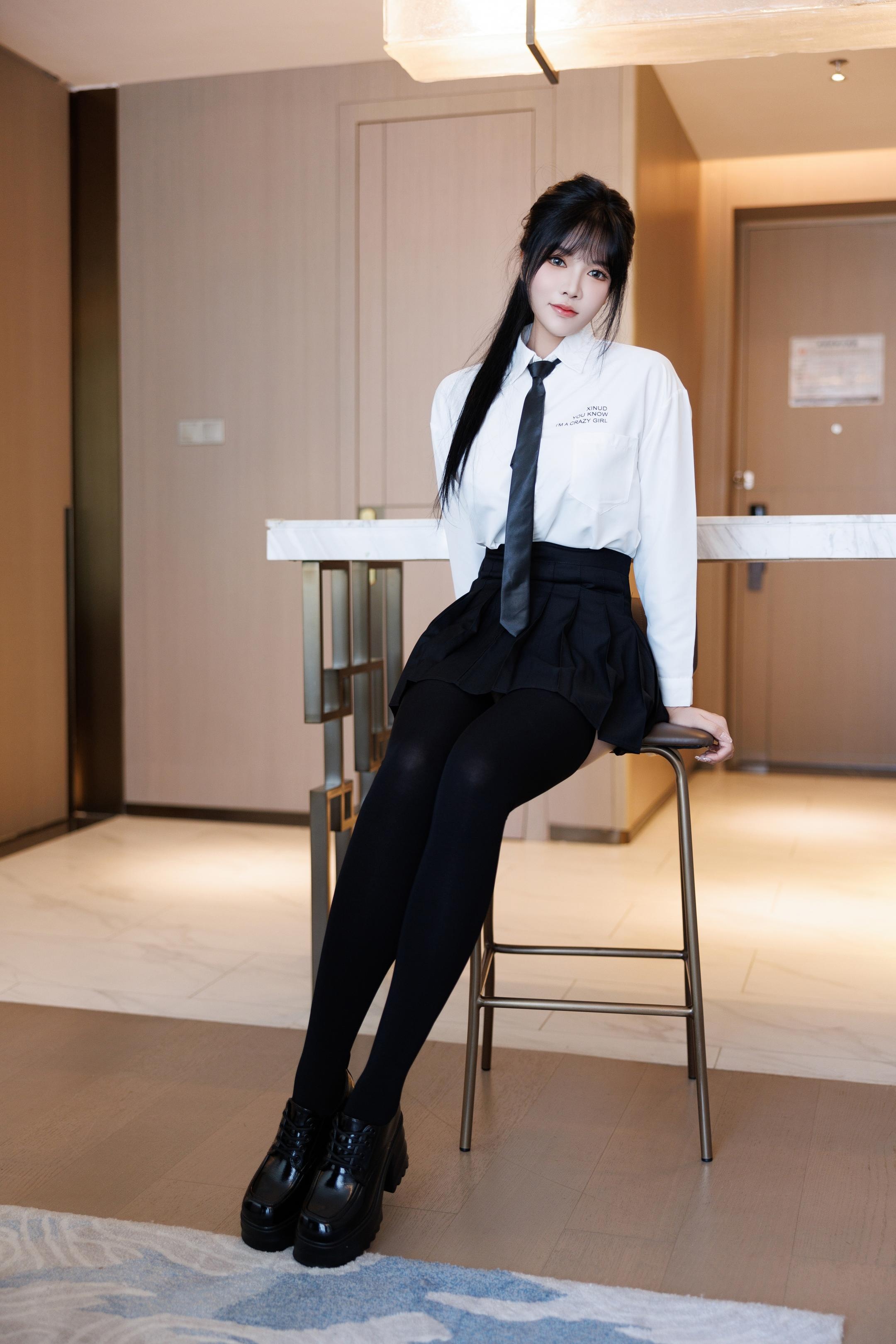 Photos] Nabi - Xiuren.net Student JK Uniform Shoot: Classic School Outfit with Black Stockings, Subtle Contrast Charm Beneath a Pure Appearance 136P