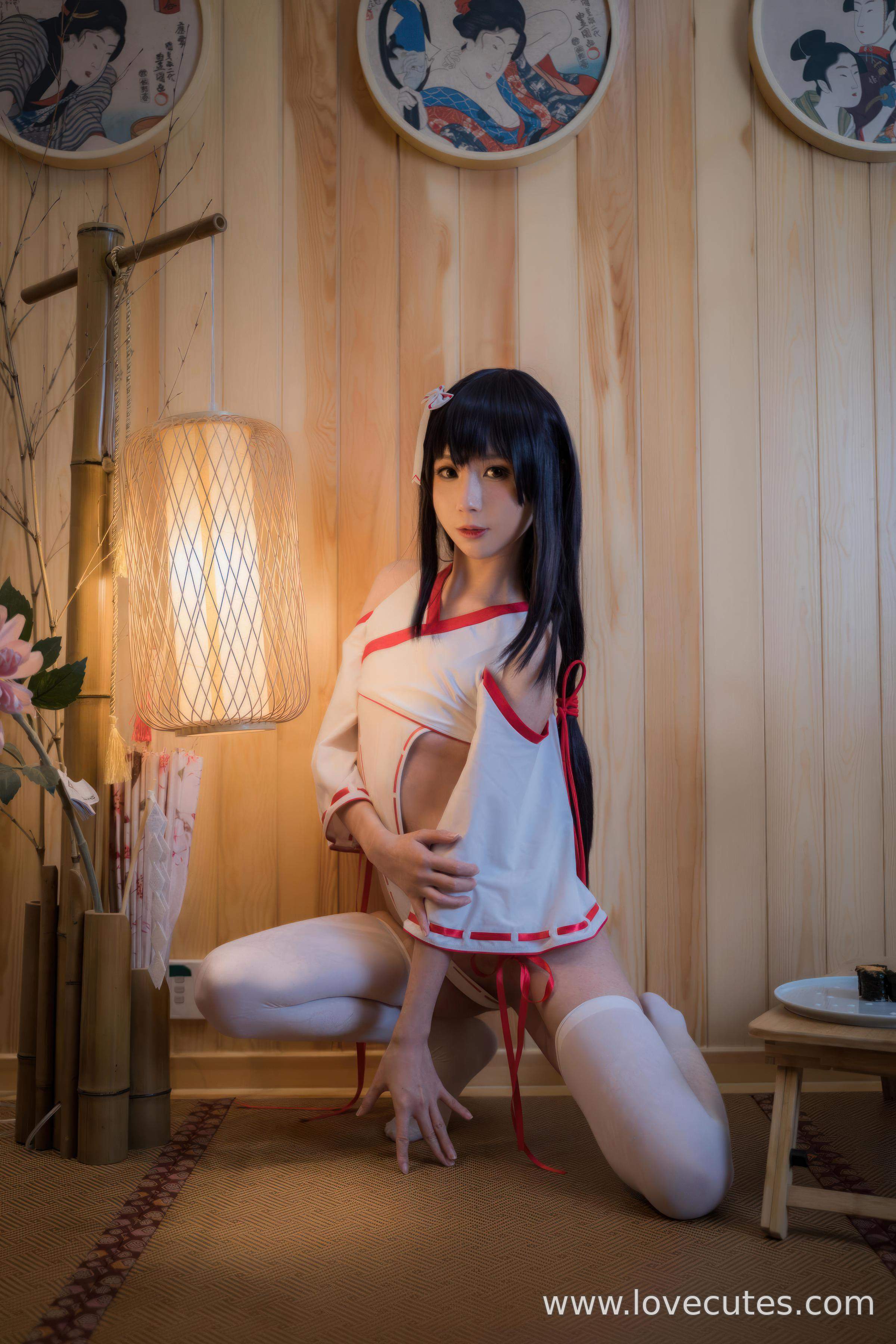 [cosplay] 西园寺南歌 - 妈妈子巫女主题COS：日系巫女造型还原 妈妈子角色的温柔与神秘感并存 30P