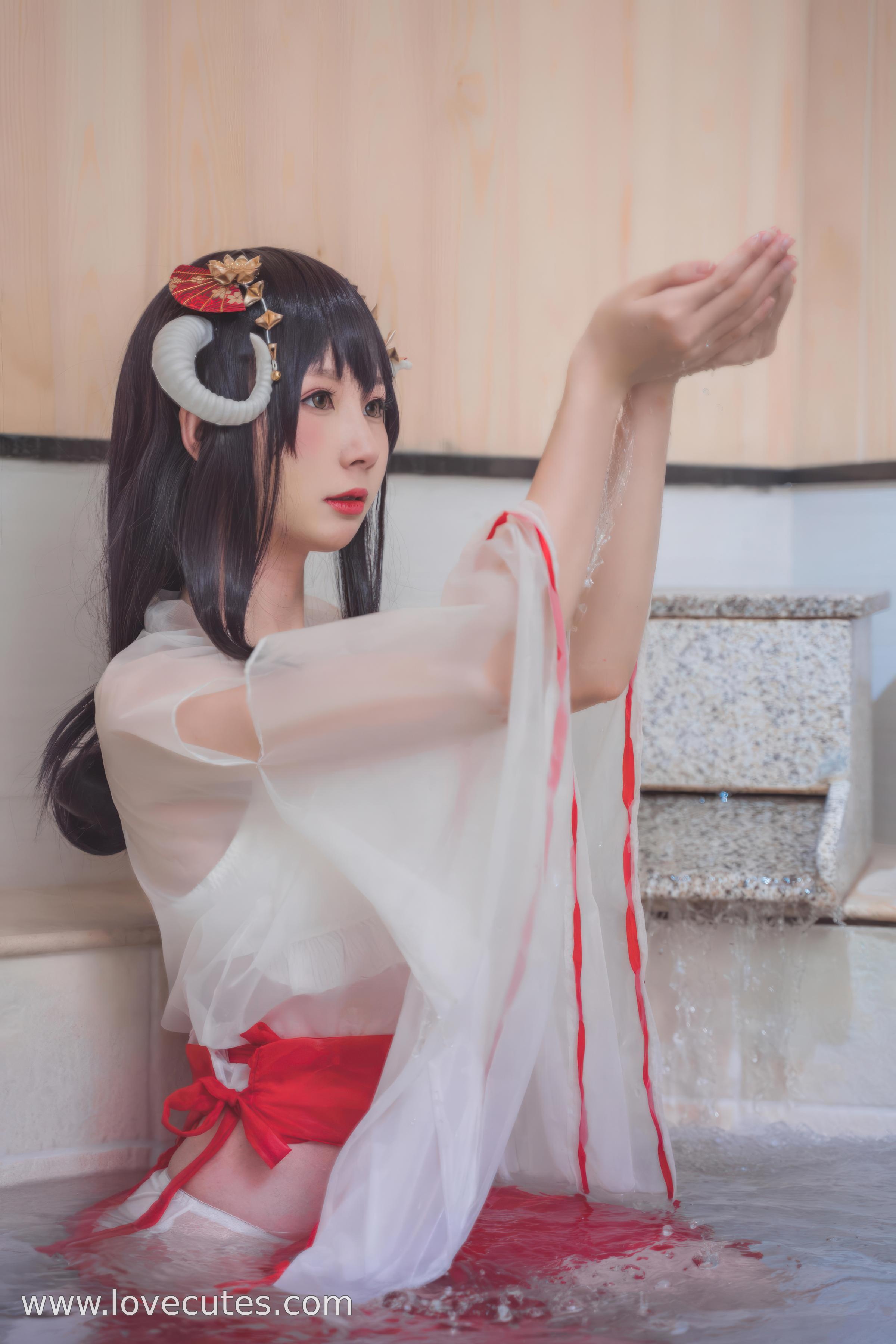 [cosplay] 西园寺南歌 - 透明巫女主题COS：轻薄巫女装与通透材质结合 在日系神社风格中呈现柔美与神秘并存的视觉效果 30P