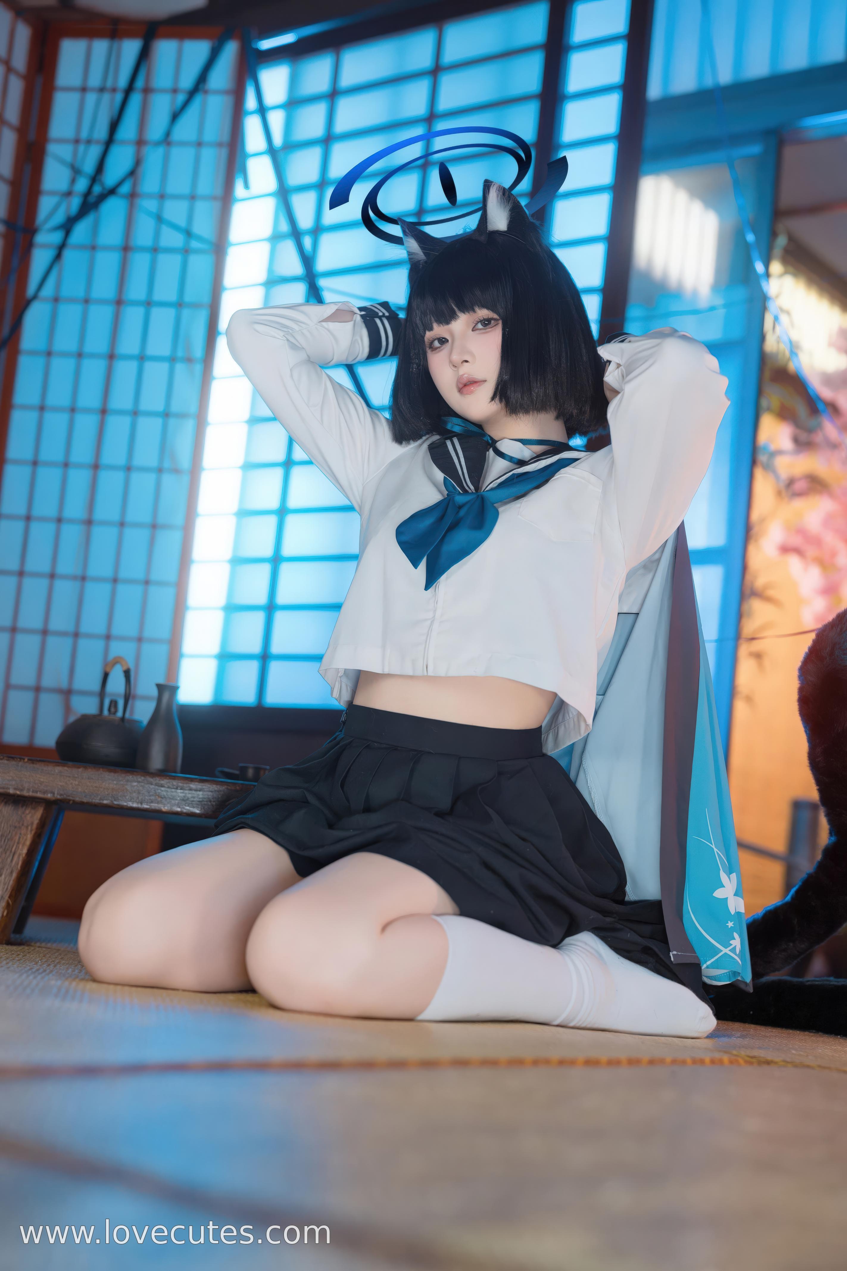 [cosplay] 屿鱼 - 蔚蓝档案 桐生桔梗：学院制服风格的角色还原 清冷气质与身材线条并重呈现 53P