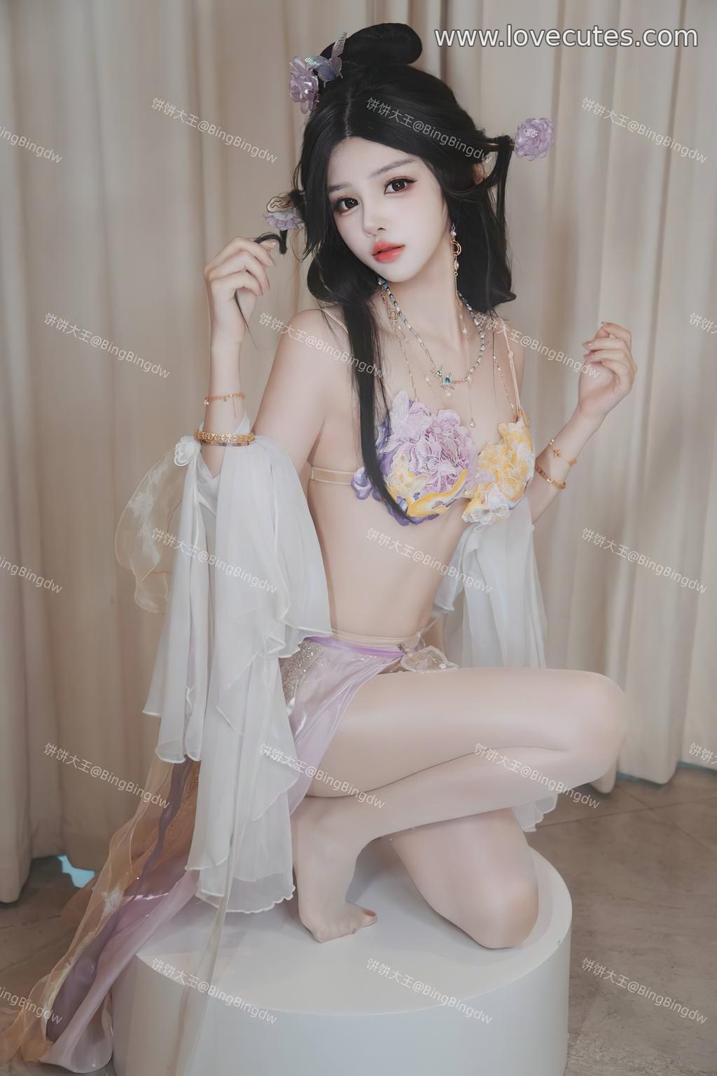[cosplay] 饼饼大王 - 永劫无间·迦南「闭月之颜」：暗夜刺客风格的角色还原 冷艳气质与身材线条并重呈现 13P2V