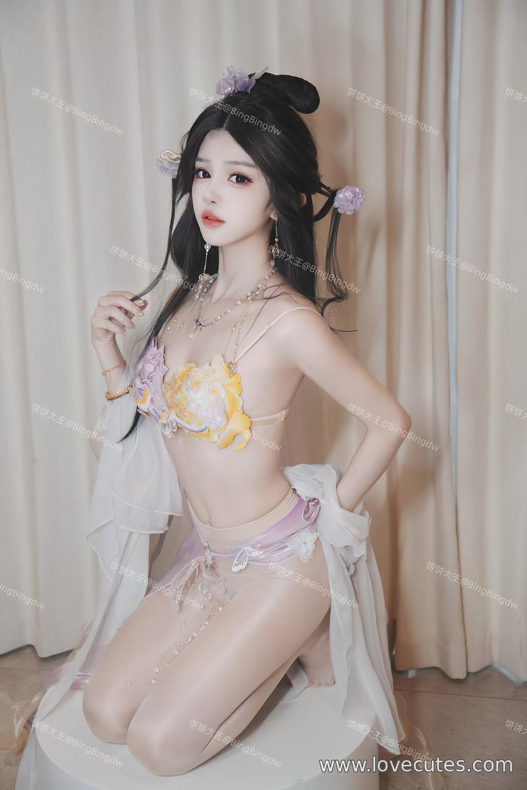 [cosplay] 饼饼大王 - 永劫无间·迦南「闭月之颜」：暗夜刺客风格的角色还原 冷艳气质与身材线条并重呈现 13P2V