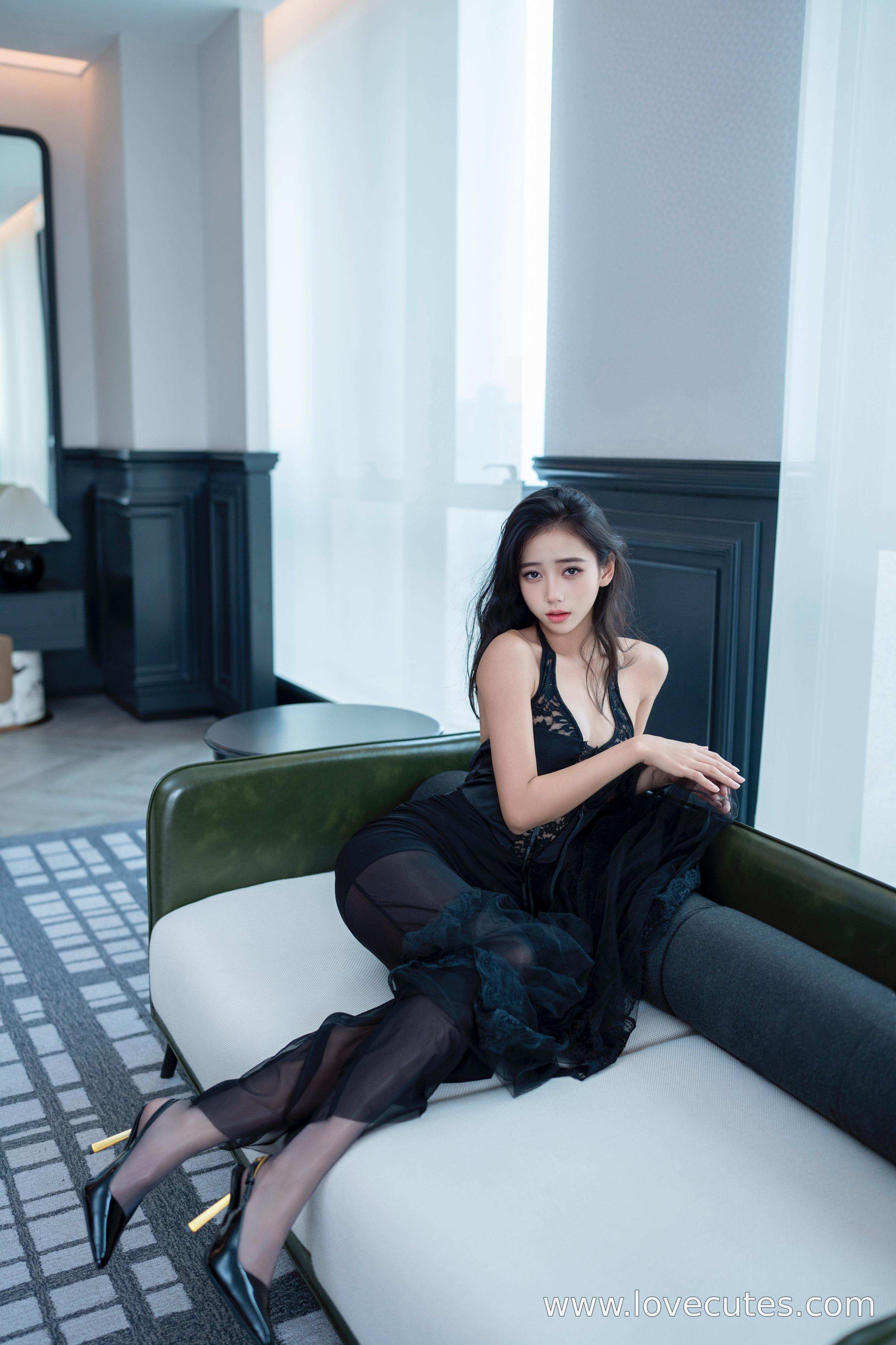 โมเดล] ชื่ออันอัน - ชุดภาพถ่าย: การถ่ายภาพบรรยากาศด้วยผ้าบางและแสงเงา พร้อมองค์ประกอบส้นสูงสีดำ 97P