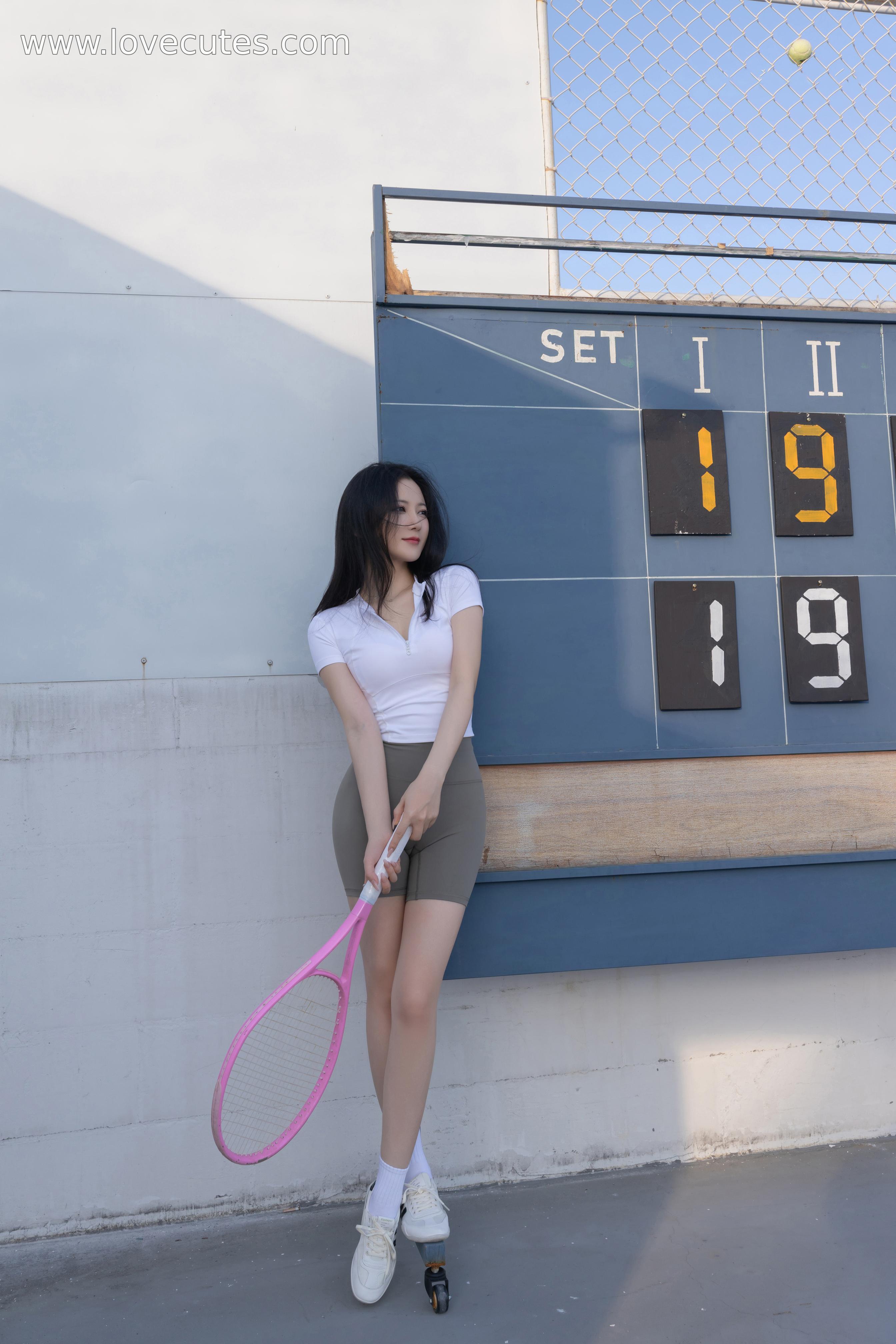 Model] Caviar Fish - Tennis Court: Private Sports Shoot with Sexy Contrast in Leggings and Lingerie, Alluring Atmosphere 120P