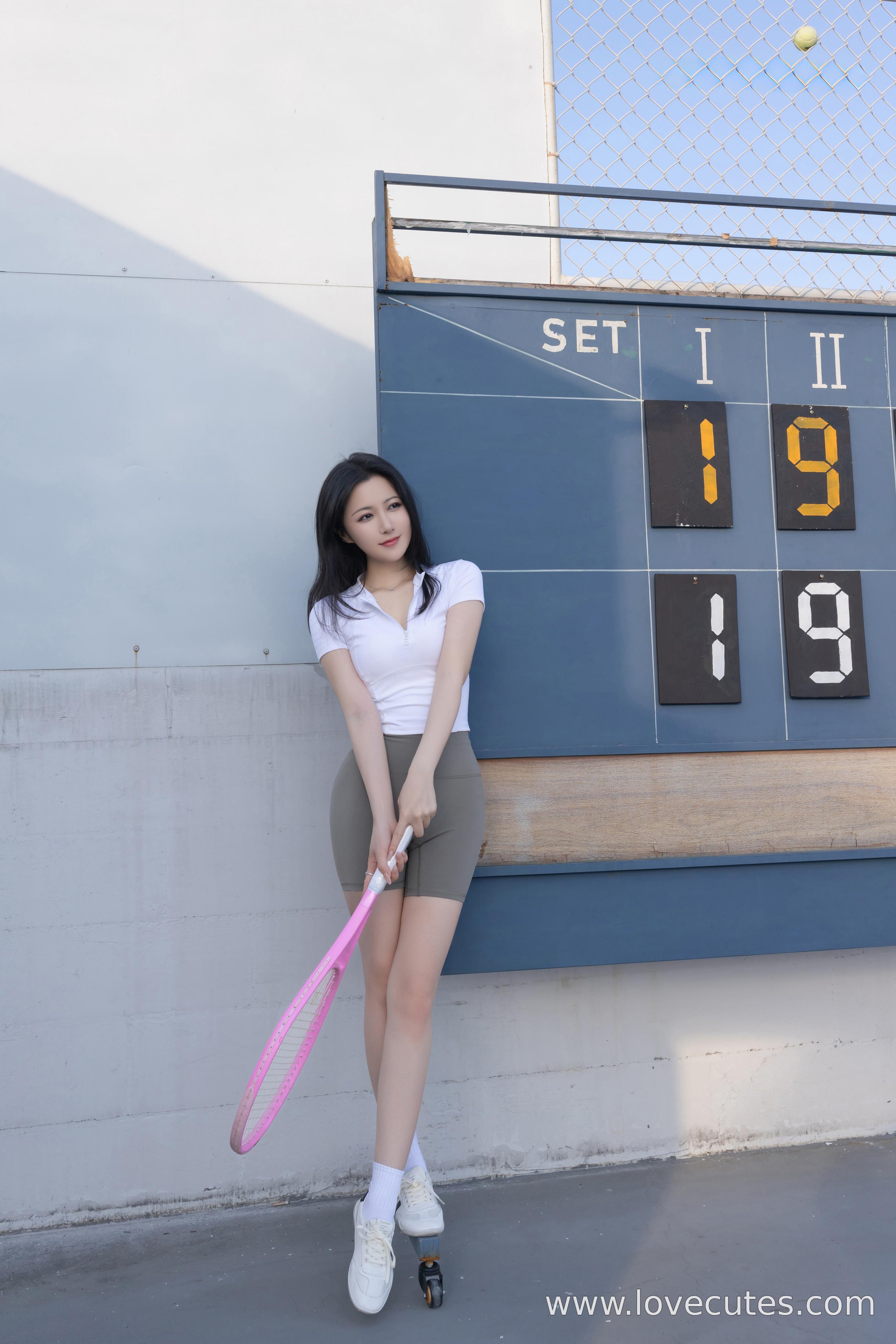 Model] Caviar Fish - Tennis Court: Private Sports Shoot with Sexy Contrast in Leggings and Lingerie, Alluring Atmosphere 120P