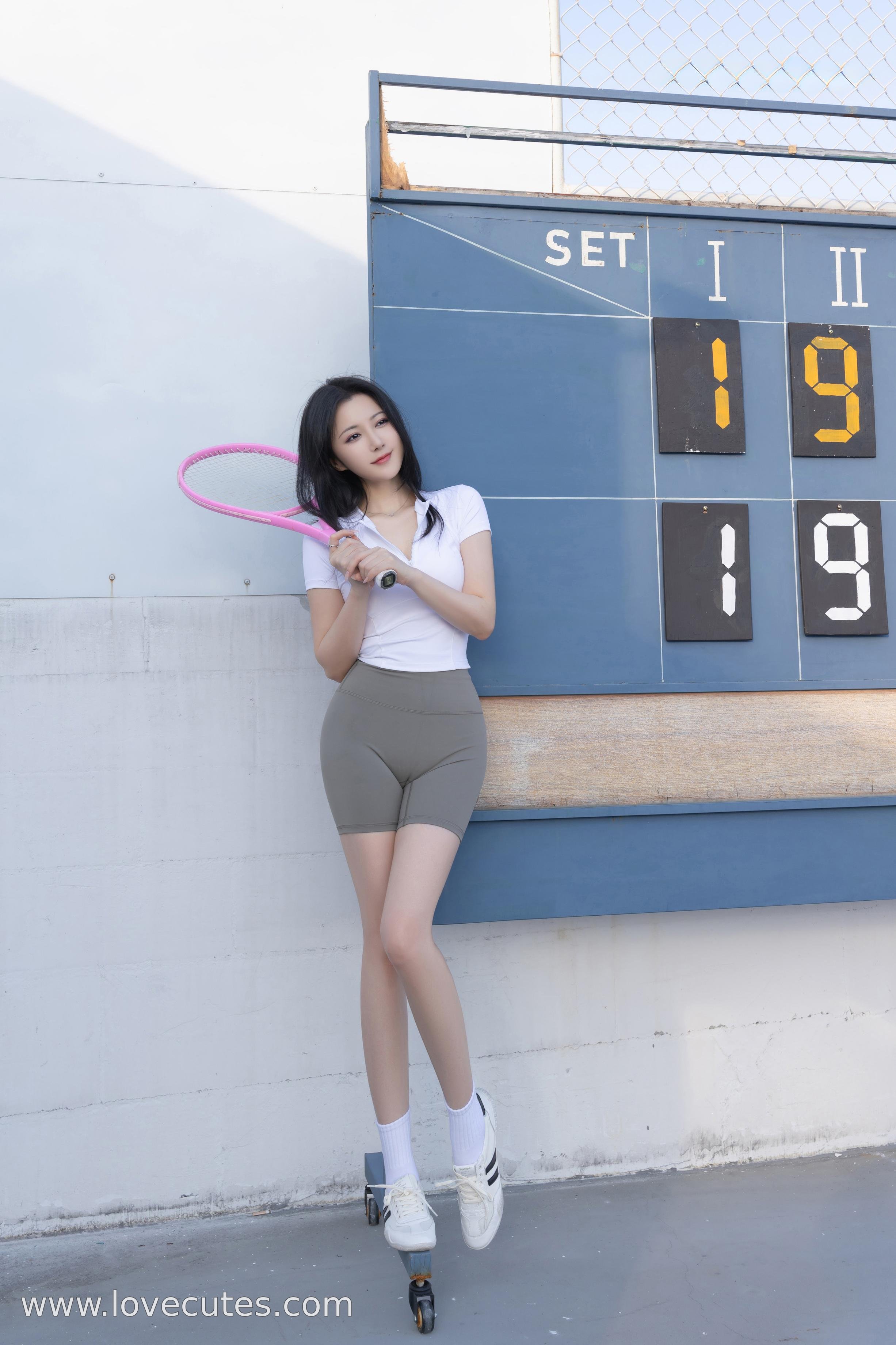 Model] Caviar Fish - Tennis Court: Private Sports Shoot with Sexy Contrast in Leggings and Lingerie, Alluring Atmosphere 120P