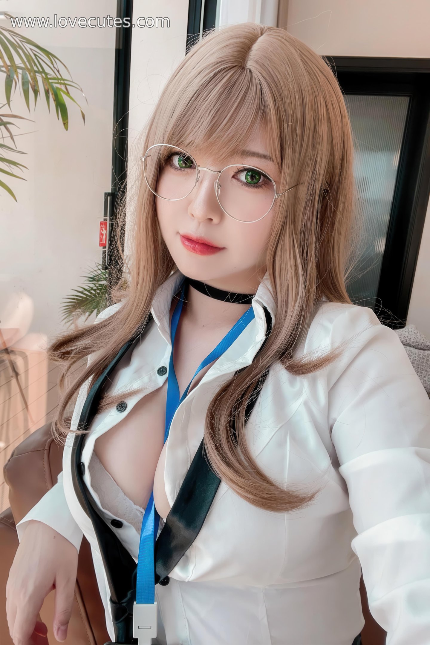 半半子 NIKKE艾瑪秘書 Cosplay 76P