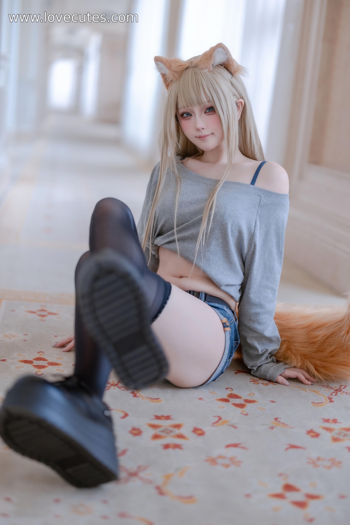 [cosplay] 屿鱼 - T1：黑丝配牛仔短裤的日常系少女风 镜头干净利落 甜酷反差感 54P