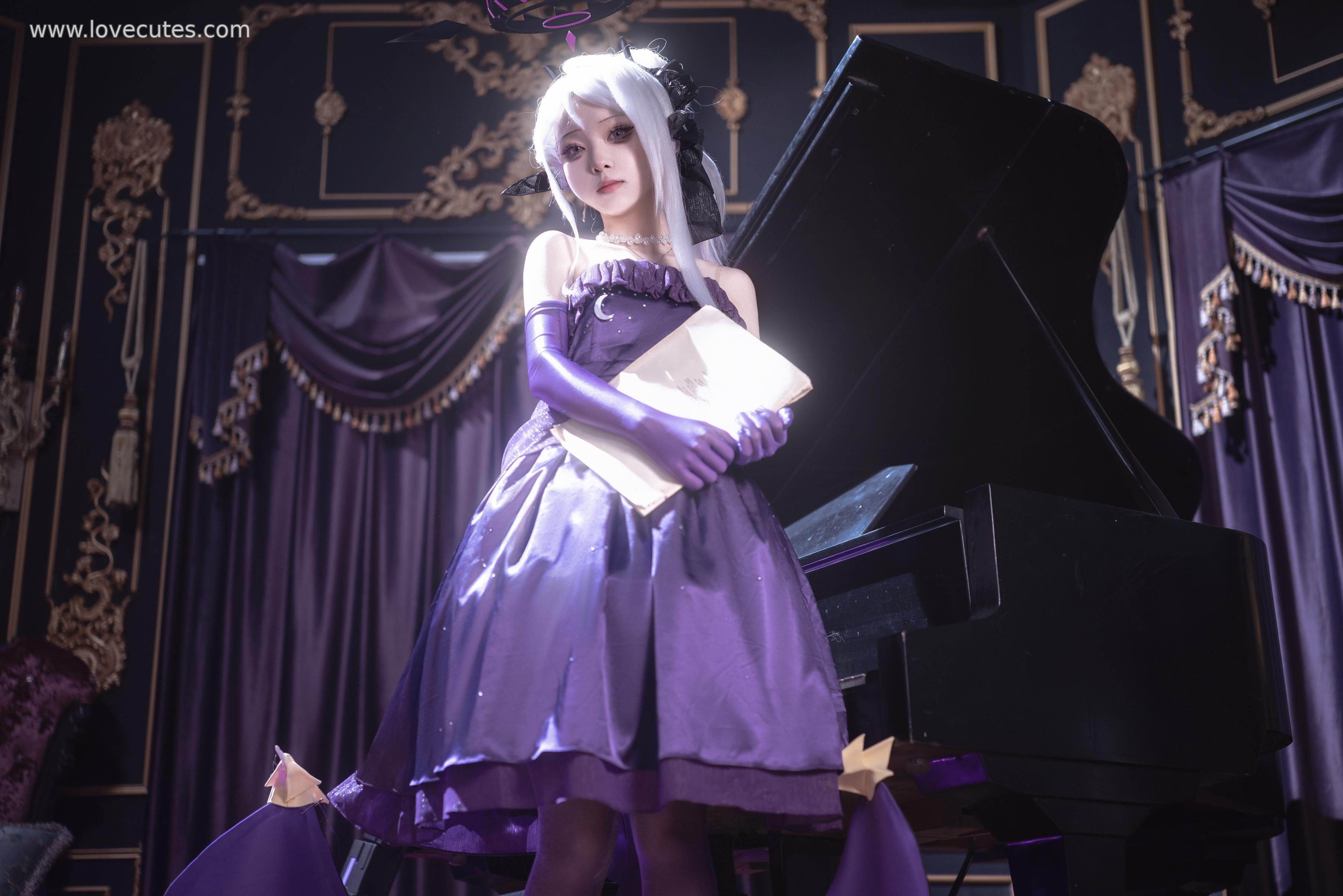 [cosplay] 矢量鱼 - 蔚蓝档案·空崎日奈连衣裙：游戏角色空崎日奈造型还原 连衣裙版本展现冷静气质与人物神态 简洁场景突出角色氛围与形象表现 34P