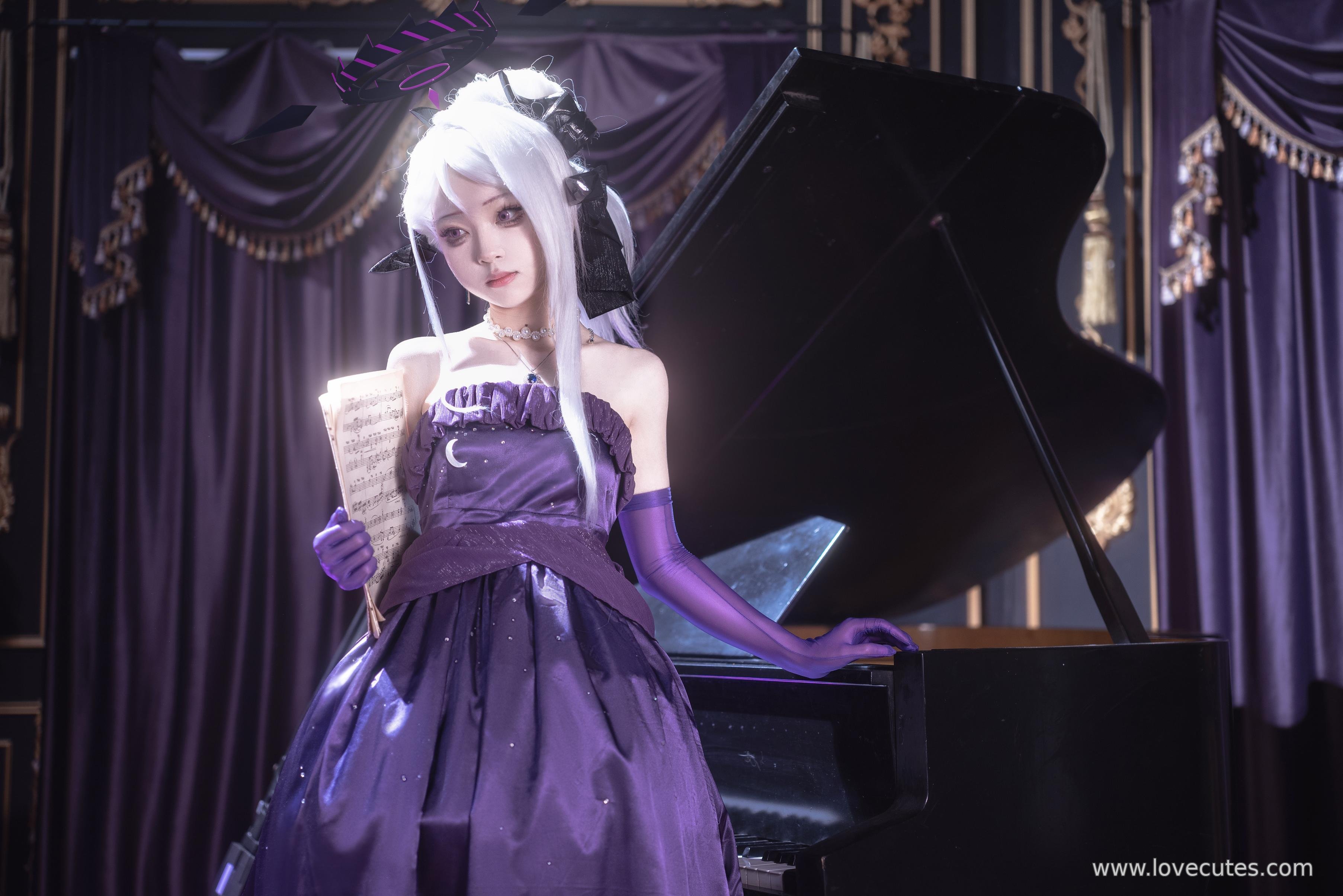 [cosplay] 矢量鱼 - 蔚蓝档案·空崎日奈连衣裙：游戏角色空崎日奈造型还原 连衣裙版本展现冷静气质与人物神态 简洁场景突出角色氛围与形象表现 34P