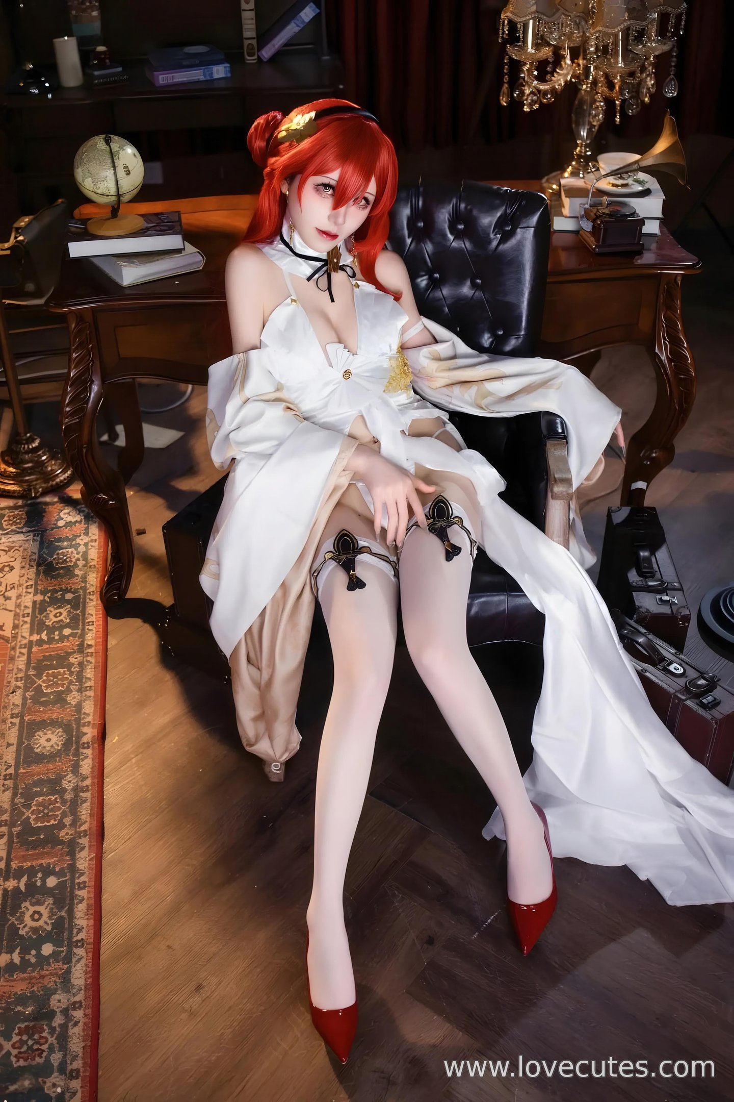 [cosplay] 双木扶苏 - 崩坏·星穹铁道姬子：姬子角色造型还原 科幻设定服饰与沉稳气质呈现 简洁场景突出人物神态与氛围表现 30P