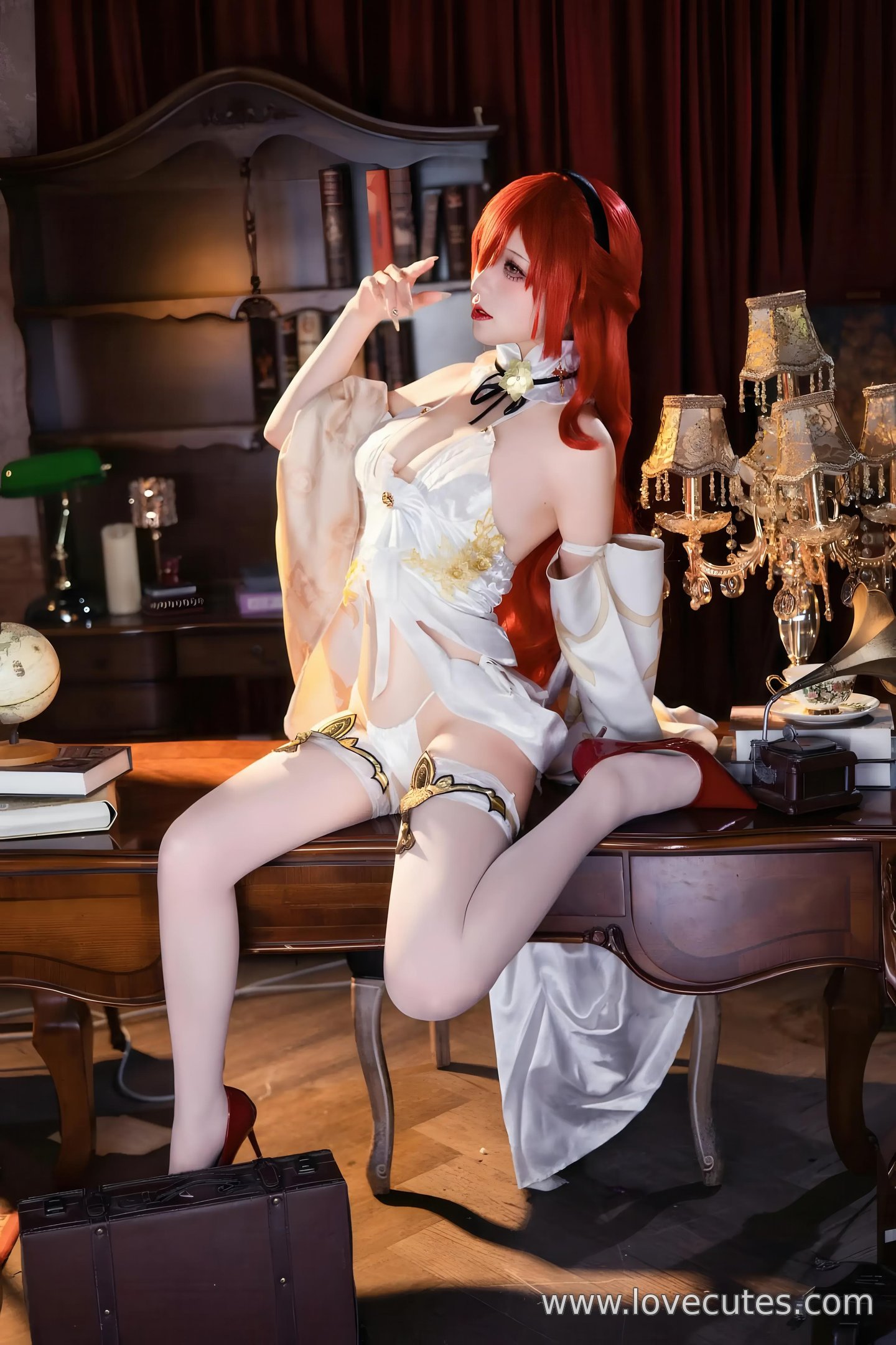 [cosplay] 双木扶苏 - 崩坏·星穹铁道姬子：姬子角色造型还原 科幻设定服饰与沉稳气质呈现 简洁场景突出人物神态与氛围表现 30P