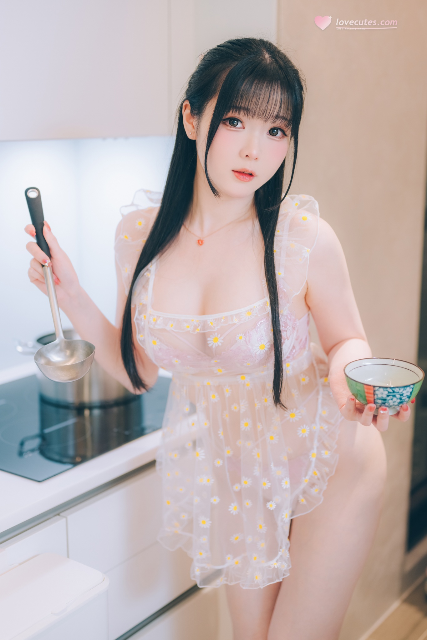 [私房] 霜月shimo - Cohabitation With Shimo Chan：室内同居日常的主妇氛围 美腿线条很抢镜 85P