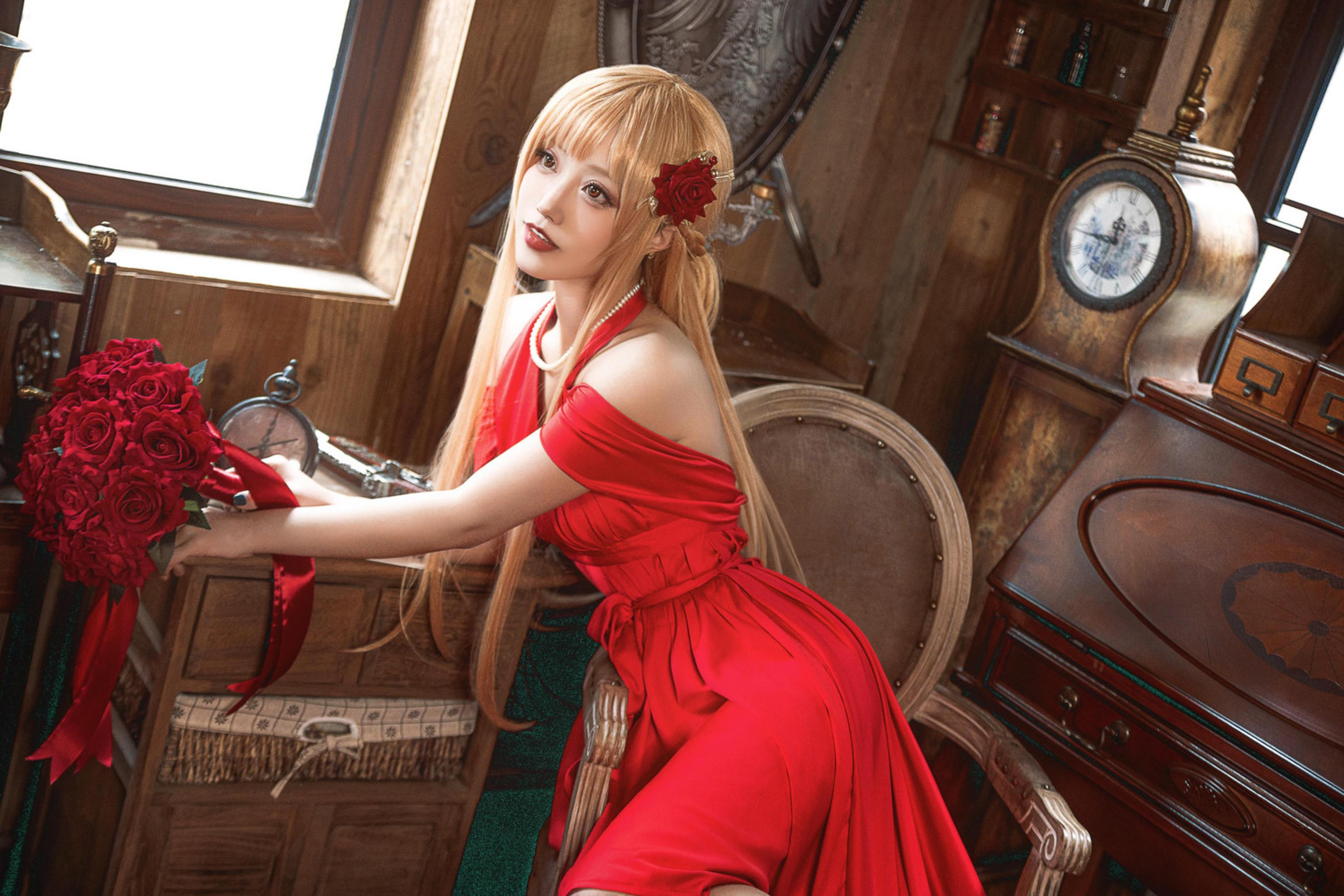 [cosplay] 切切Celia - 亚丝娜礼服：红色礼服造型很抢眼 角色气质拿捏到位 优雅中带点性感 28P