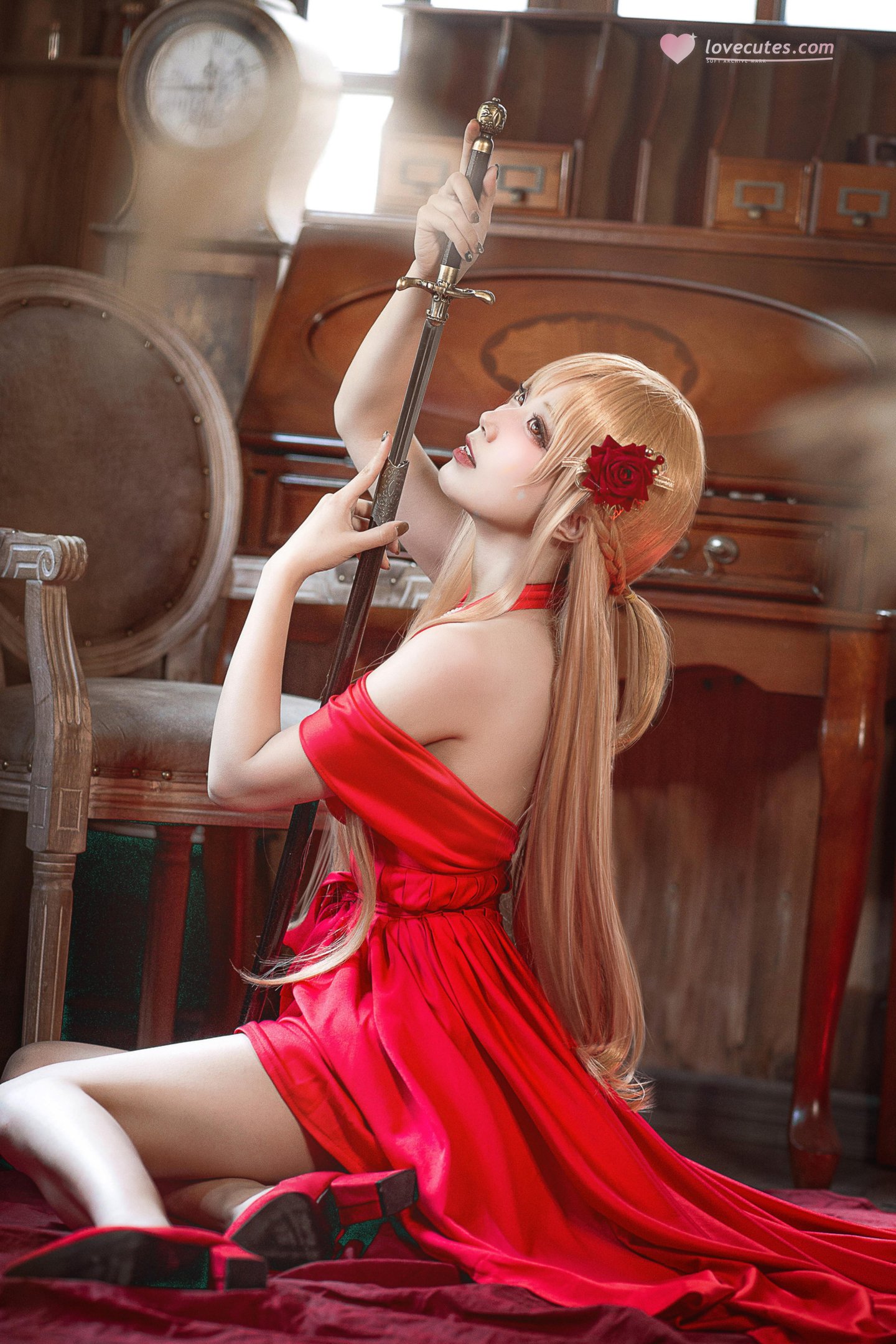 [cosplay] 切切Celia - 亚丝娜礼服：红色礼服造型很抢眼 角色气质拿捏到位 优雅中带点性感 28P