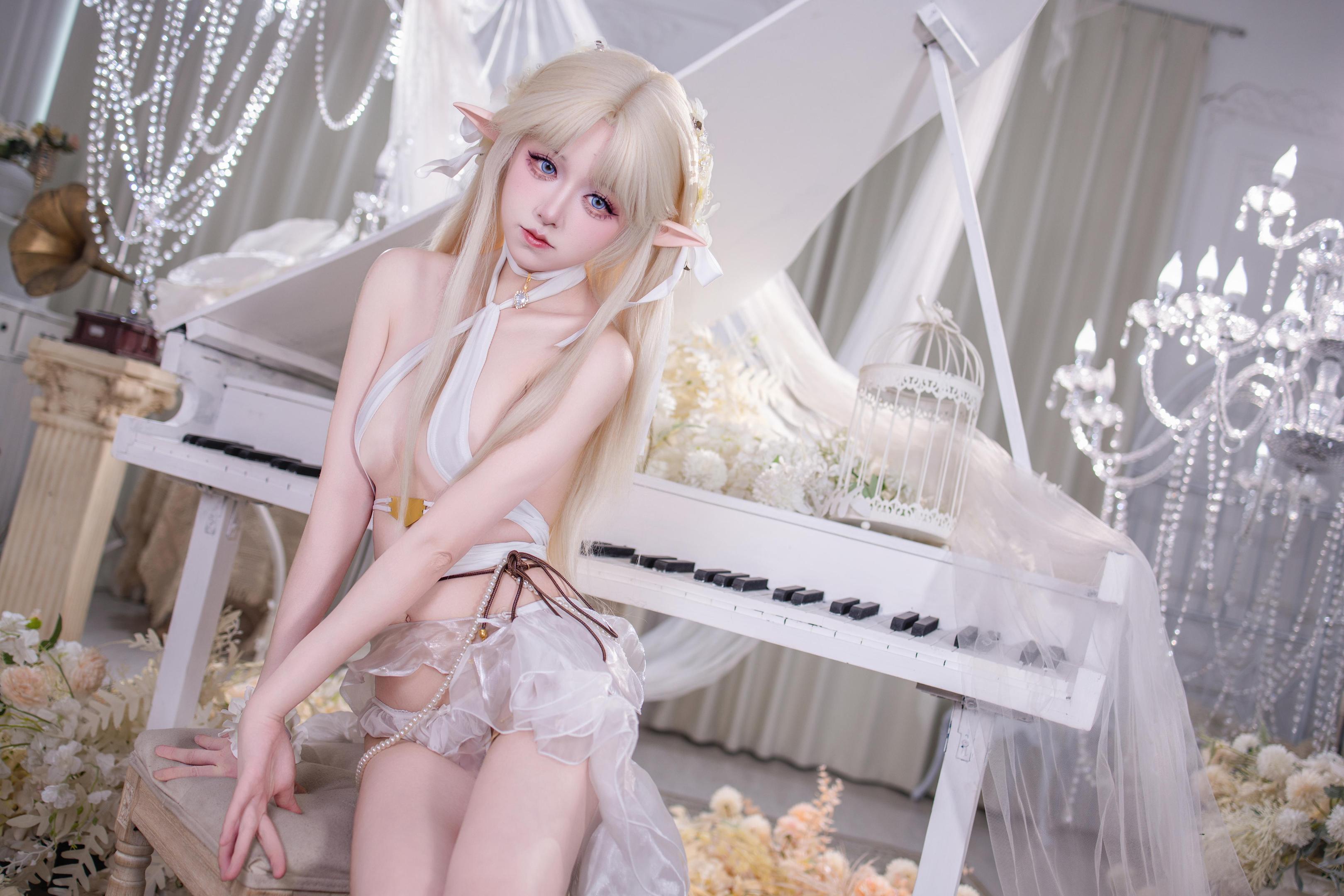 [cosplay] 双木扶苏 - 布雷斯特白天使：白天使造型清冷又优雅 苗条身形配高跟鞋 美腿线条很出彩 40P