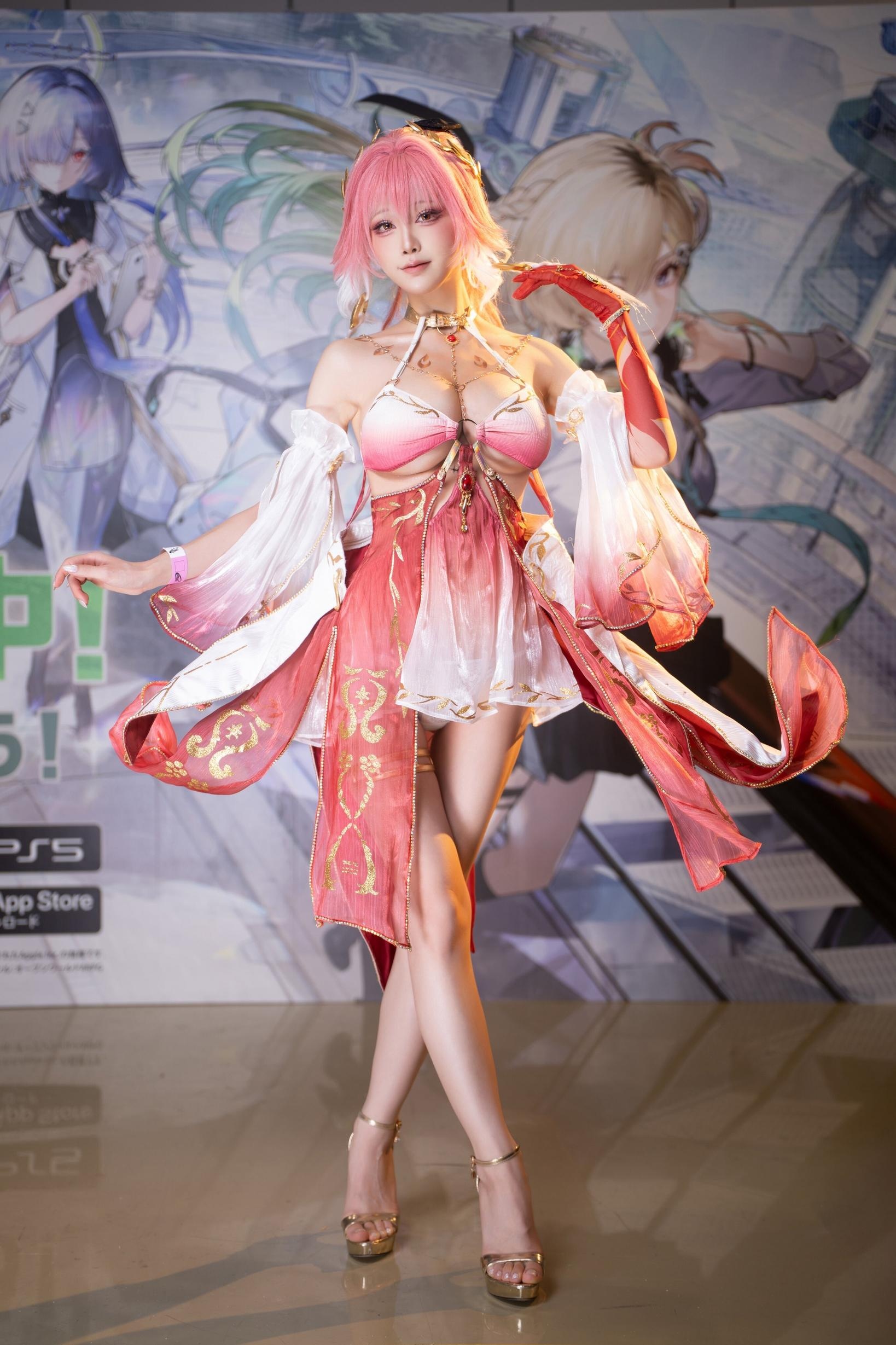 [cosplay] 水淼Aqua - 鸣潮长离C107场照：展会实拍氛围很有现场感 角色气场在线 29P