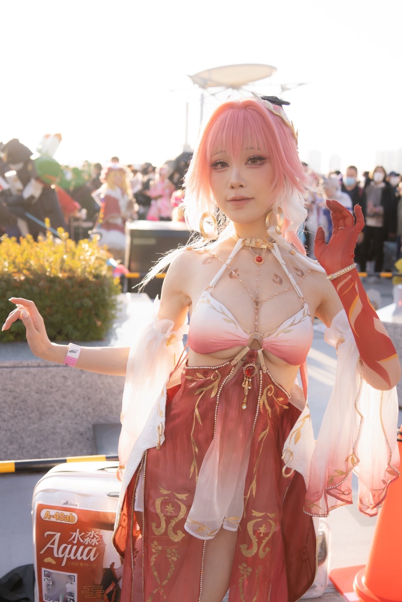 [cosplay] 水淼Aqua - 鸣潮长离C107场照：展会实拍氛围很有现场感 角色气场在线 29P