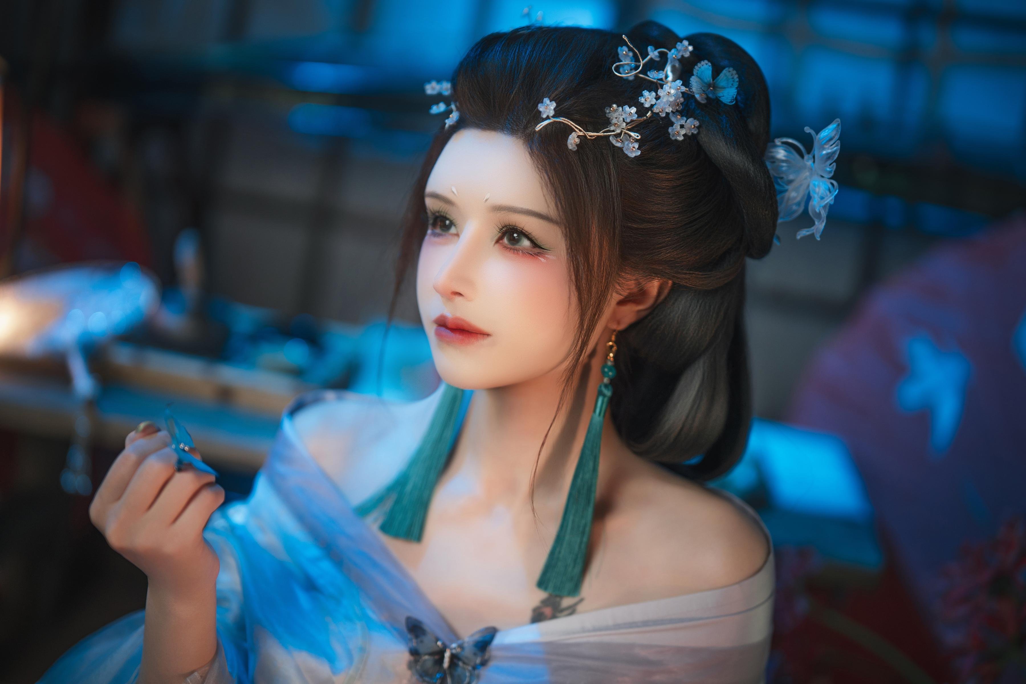 [cosplay] 鹿八岁 - 碎蝶梦：唯美古装的柔光氛围很梦幻 镜头表现更大胆 美腿美乳细节都很抓眼 195P1V
