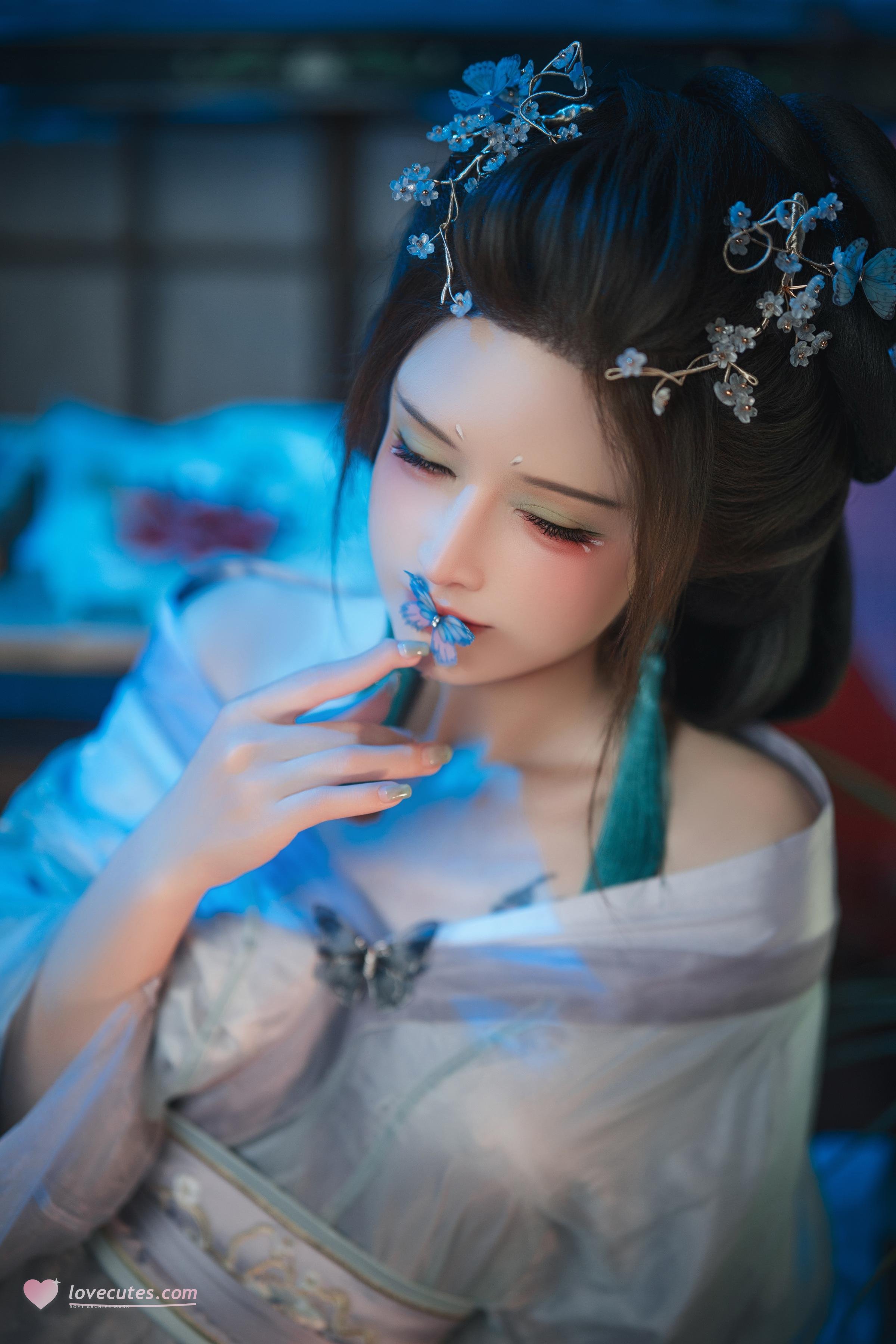 [cosplay] 鹿八岁 - 碎蝶梦：唯美古装的柔光氛围很梦幻 镜头表现更大胆 美腿美乳细节都很抓眼 195P1V