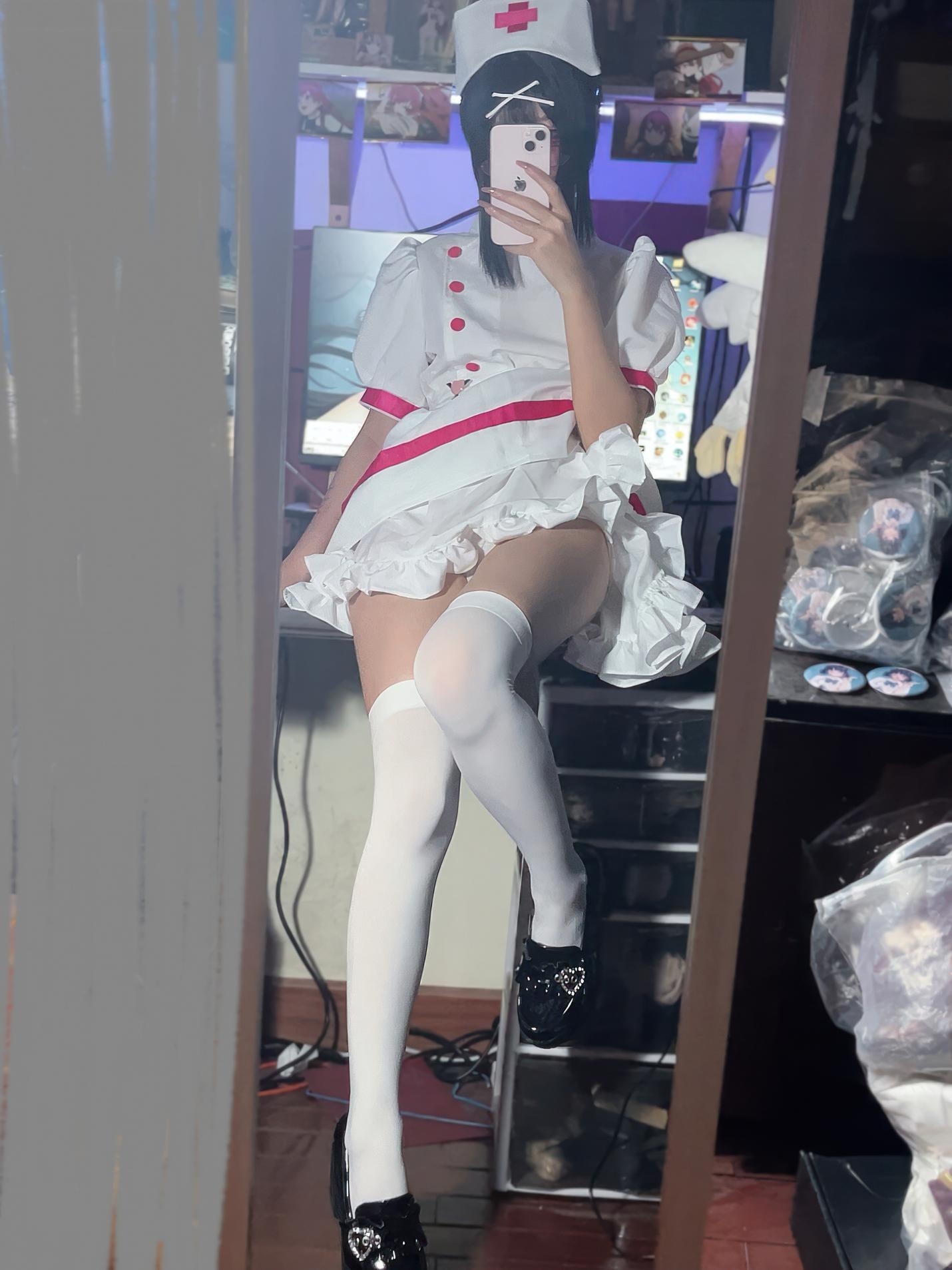 [cosplay] 清水凪 - 夜勤小护士：白丝眼镜护士造型 夜班氛围感下的清纯制服风 31P