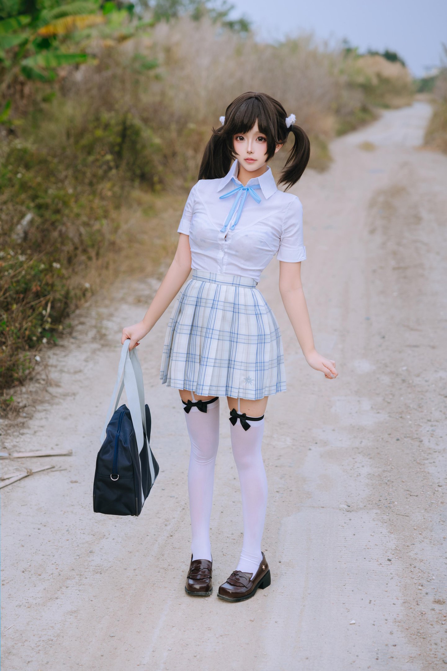 [写真] 日奈娇 - 女高：白丝双马尾与JK制服组合很抓眼 青春感与氛围张力并存 195P5V