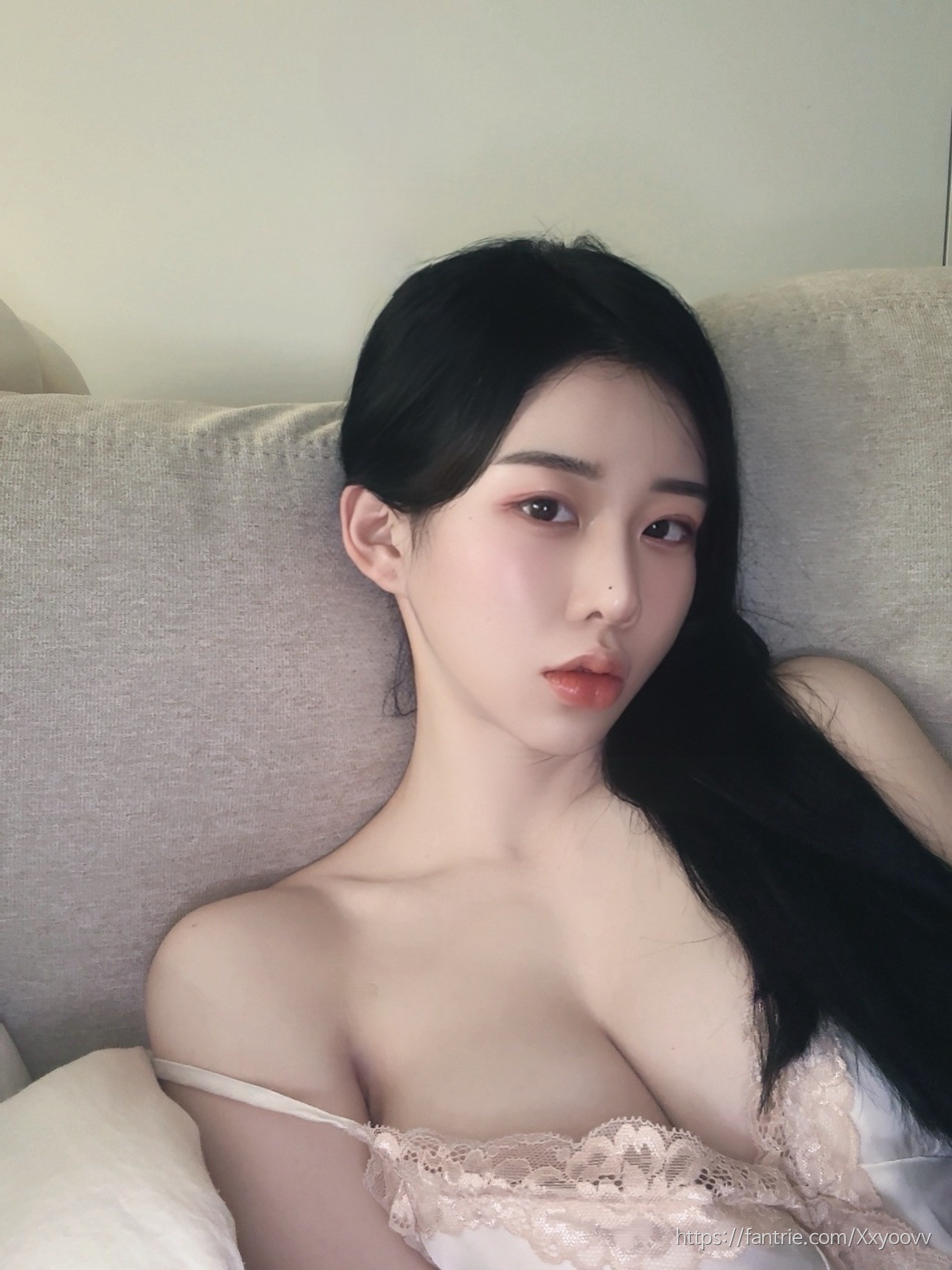 [私房] 묘정 - 슬립：蕾丝睡裙衬出柔和私房氛围 轻熟少女感与细节表现都很抓眼 56P7V
