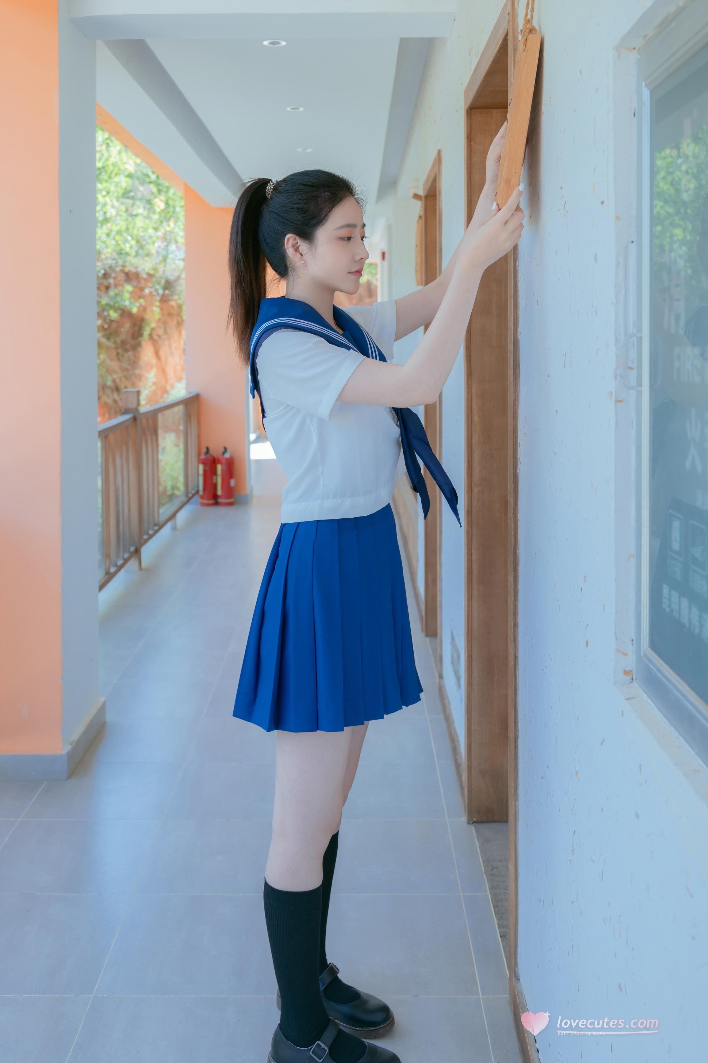 [写真] 年年Nnian - 泡沫之夏JK：夏日户外制服主题 清纯与性感交织的轻熟氛围 78P