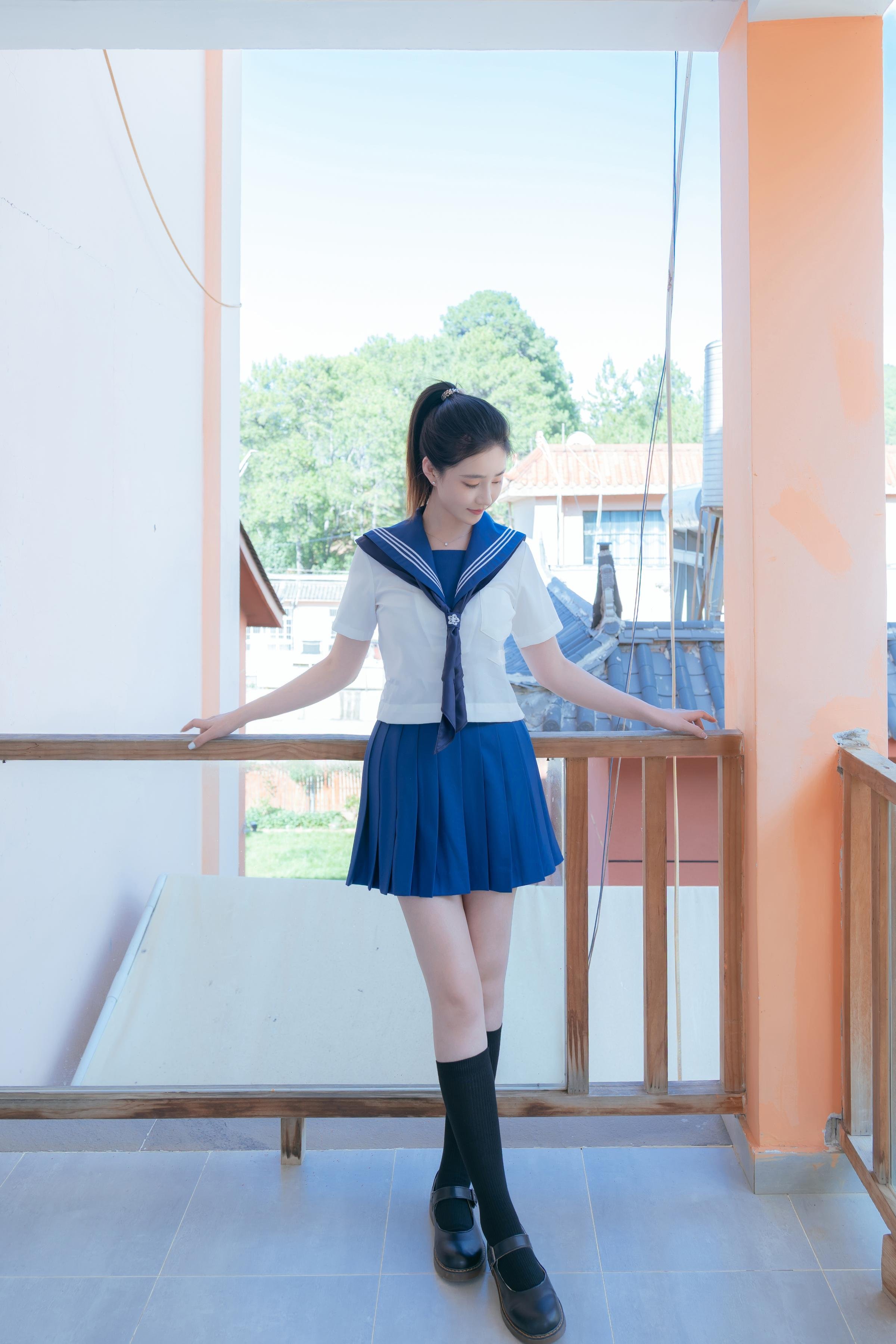 [写真] 年年Nnian - 泡沫之夏JK：夏日户外制服主题 清纯与性感交织的轻熟氛围 78P