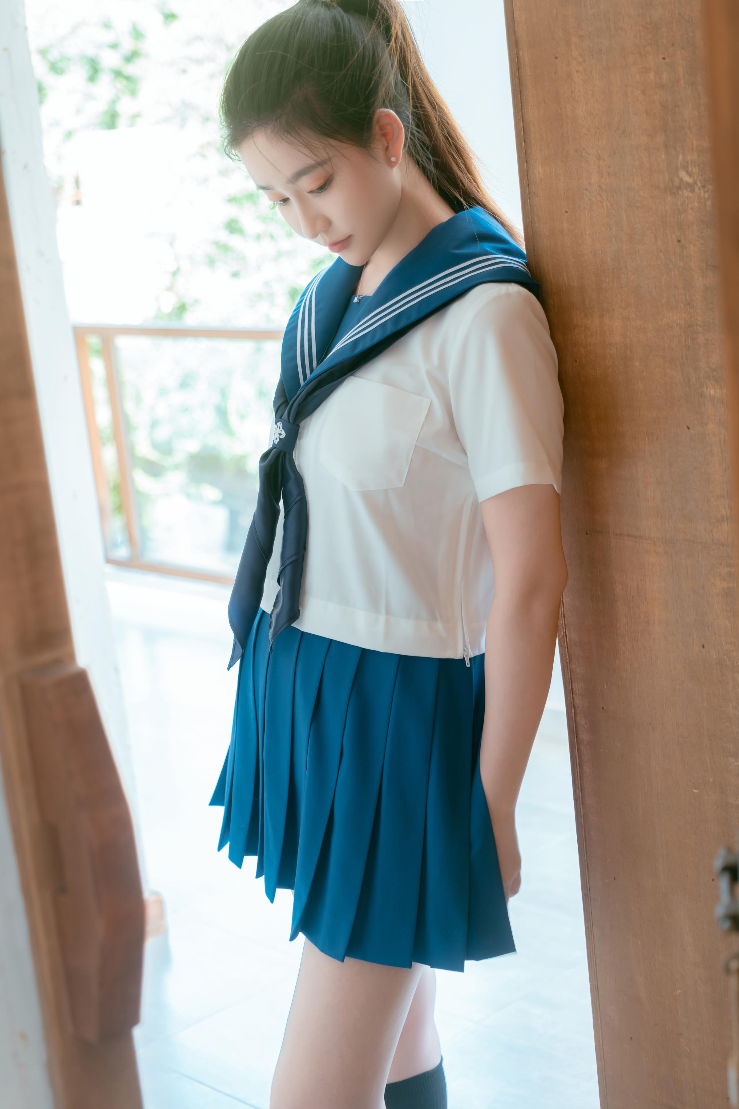 [写真] 年年Nnian - 泡沫之夏JK：夏日户外制服主题 清纯与性感交织的轻熟氛围 78P