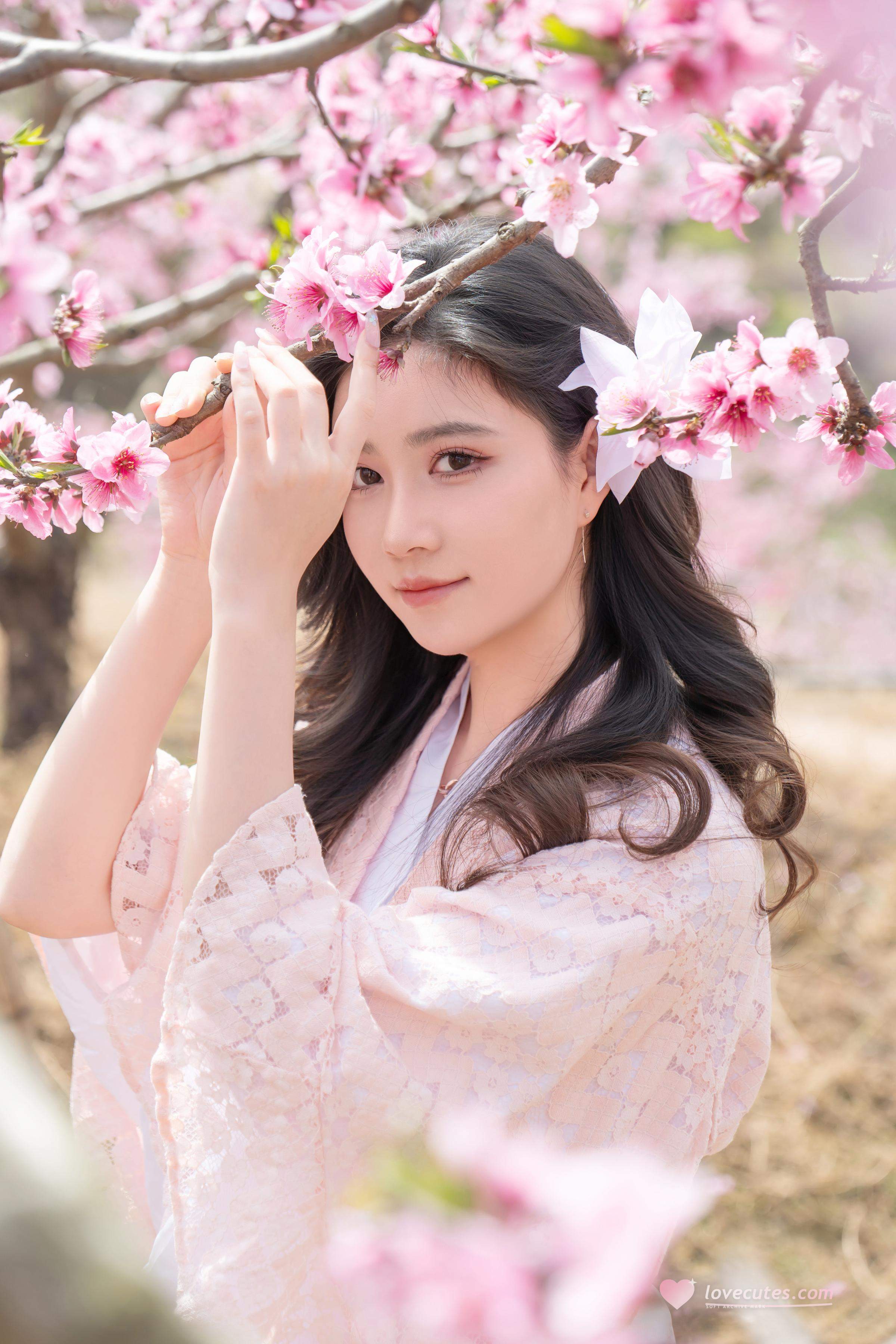 [私房] 年年Nnian - 漫花：樱花古风外景与和风私房交织 柔美氛围下的大尺度呈现 86P
