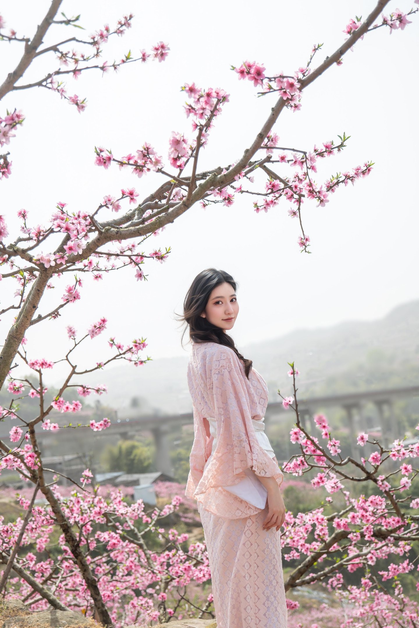 [私房] 年年Nnian - 漫花：樱花古风外景与和风私房交织 柔美氛围下的大尺度呈现 86P