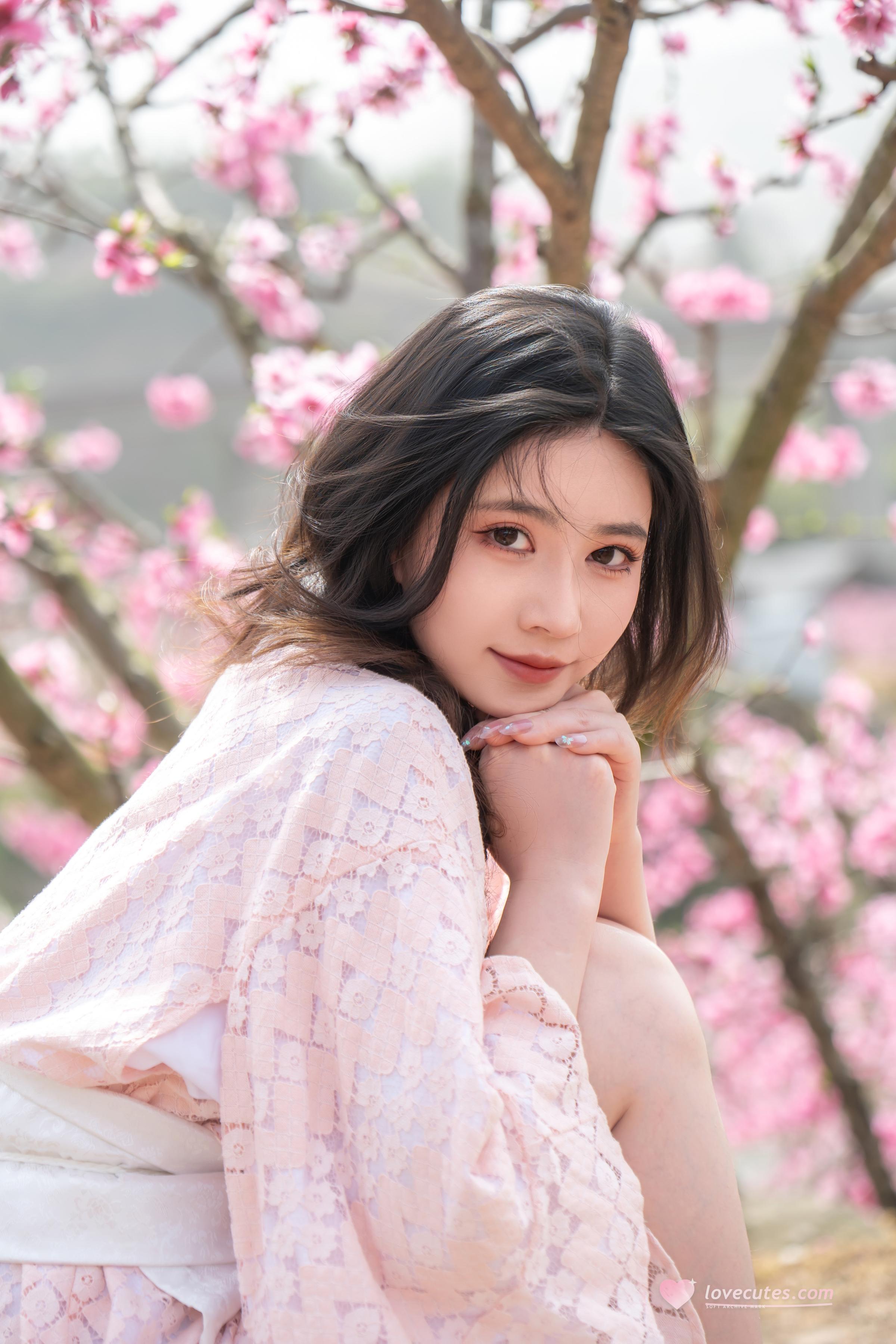 [私房] 年年Nnian - 漫花：樱花古风外景与和风私房交织 柔美氛围下的大尺度呈现 86P
