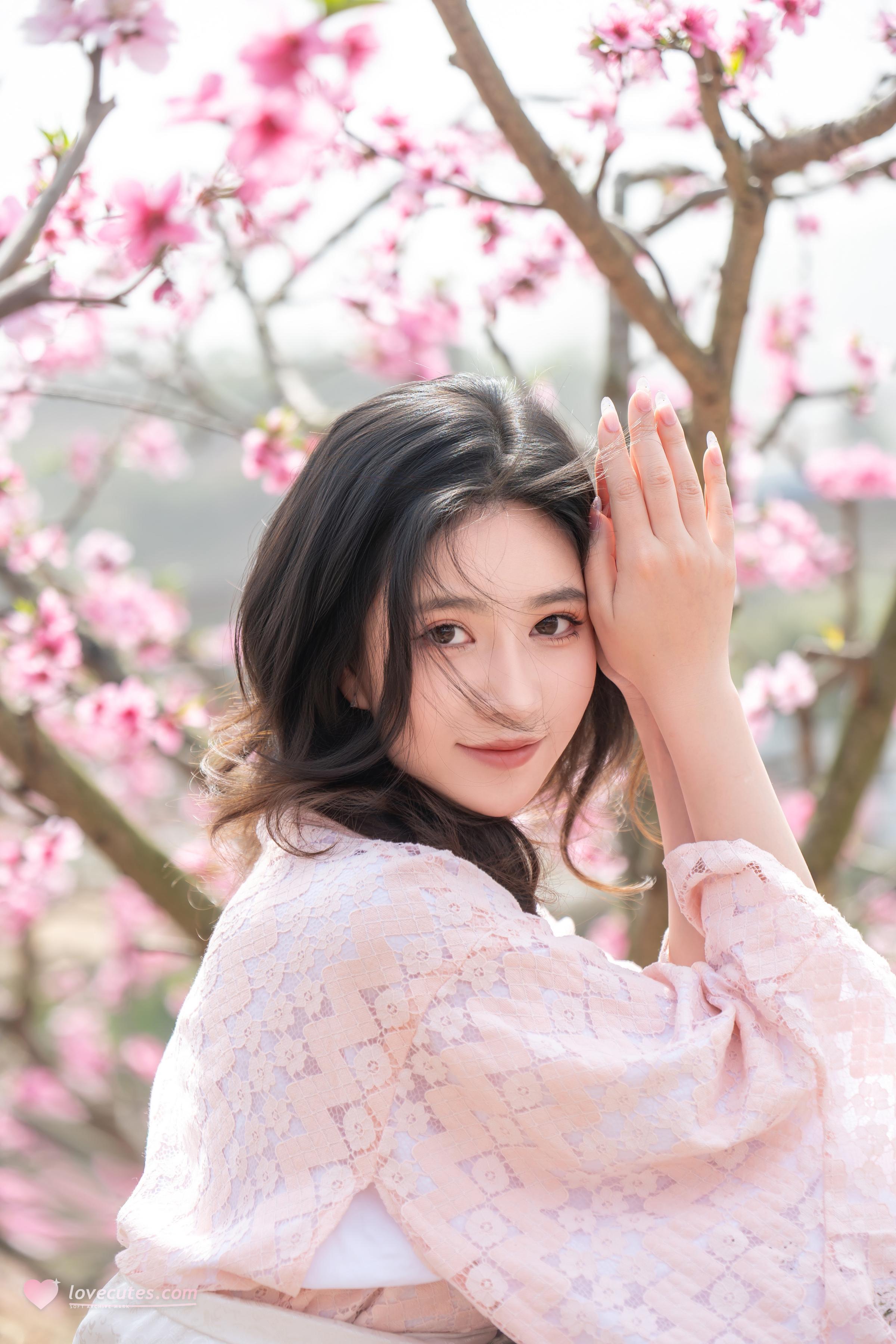 [私房] 年年Nnian - 漫花：樱花古风外景与和风私房交织 柔美氛围下的大尺度呈现 86P