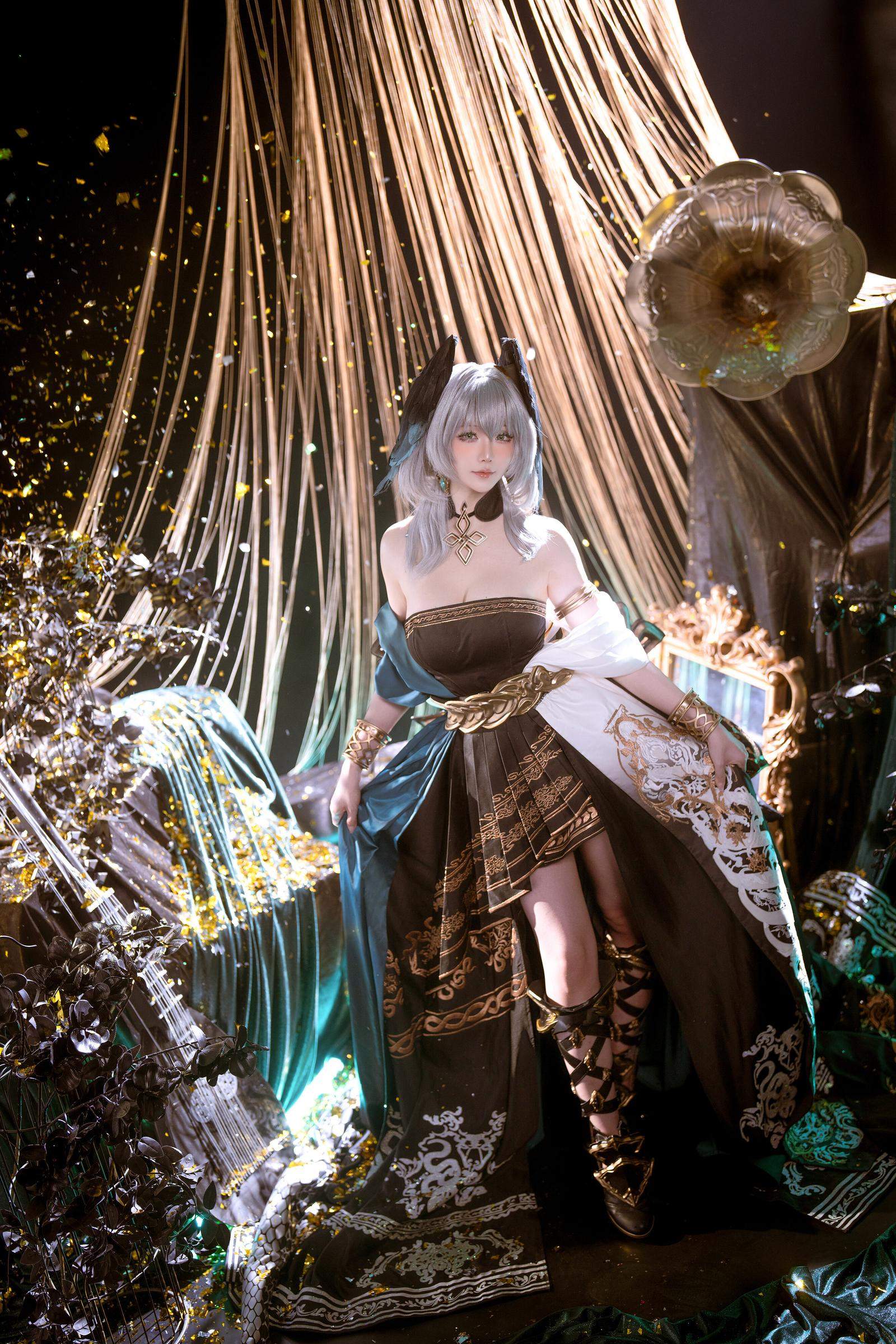 [costume hóa trang] 星之迟迟Hoshilily - 明日方舟 霍尔海雅: Váy đen vàng hở vai, tóc bạc, ngực đẹp và đùi quyến rũ 35P