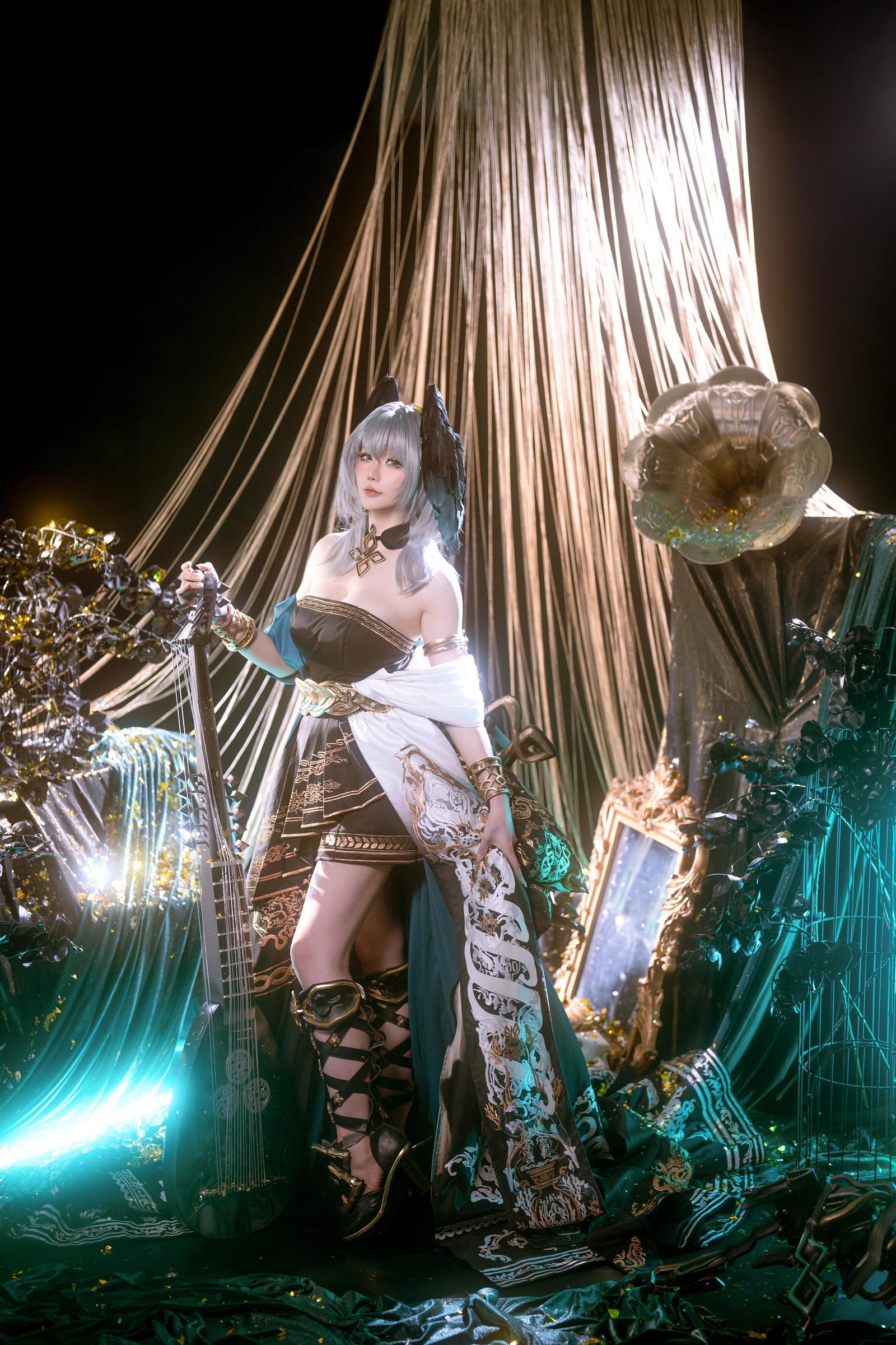 [costume hóa trang] 星之迟迟Hoshilily - 明日方舟 霍尔海雅: Váy đen vàng hở vai, tóc bạc, ngực đẹp và đùi quyến rũ 35P