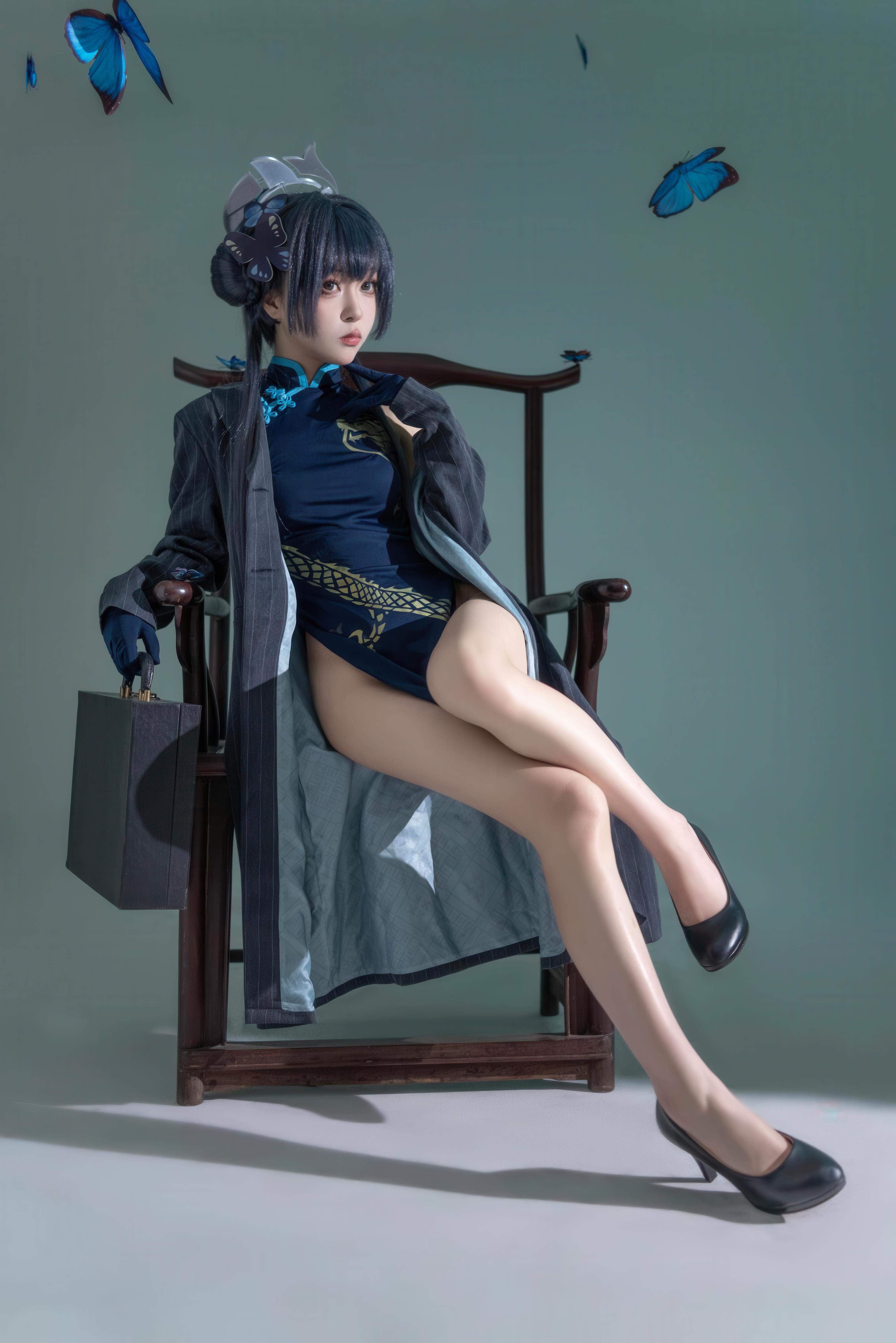 [cosplay] 矢量鱼 - 蔚蓝档案 龙华妃咲：中式旗袍造型与蓝蝶元素交织 冷艳气质下的角色还原 24P