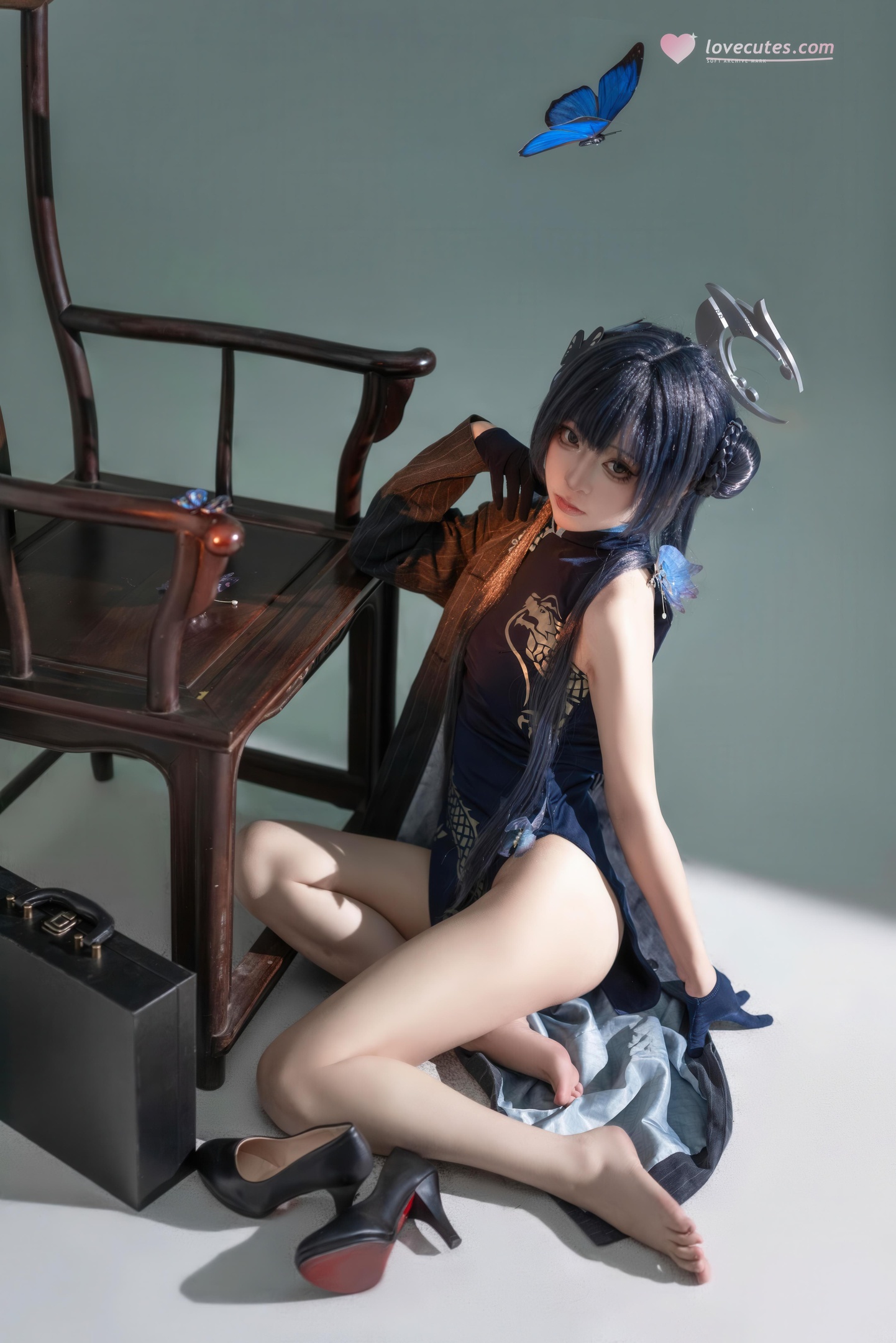[cosplay] 矢量鱼 - 蔚蓝档案 龙华妃咲：中式旗袍造型与蓝蝶元素交织 冷艳气质下的角色还原 24P