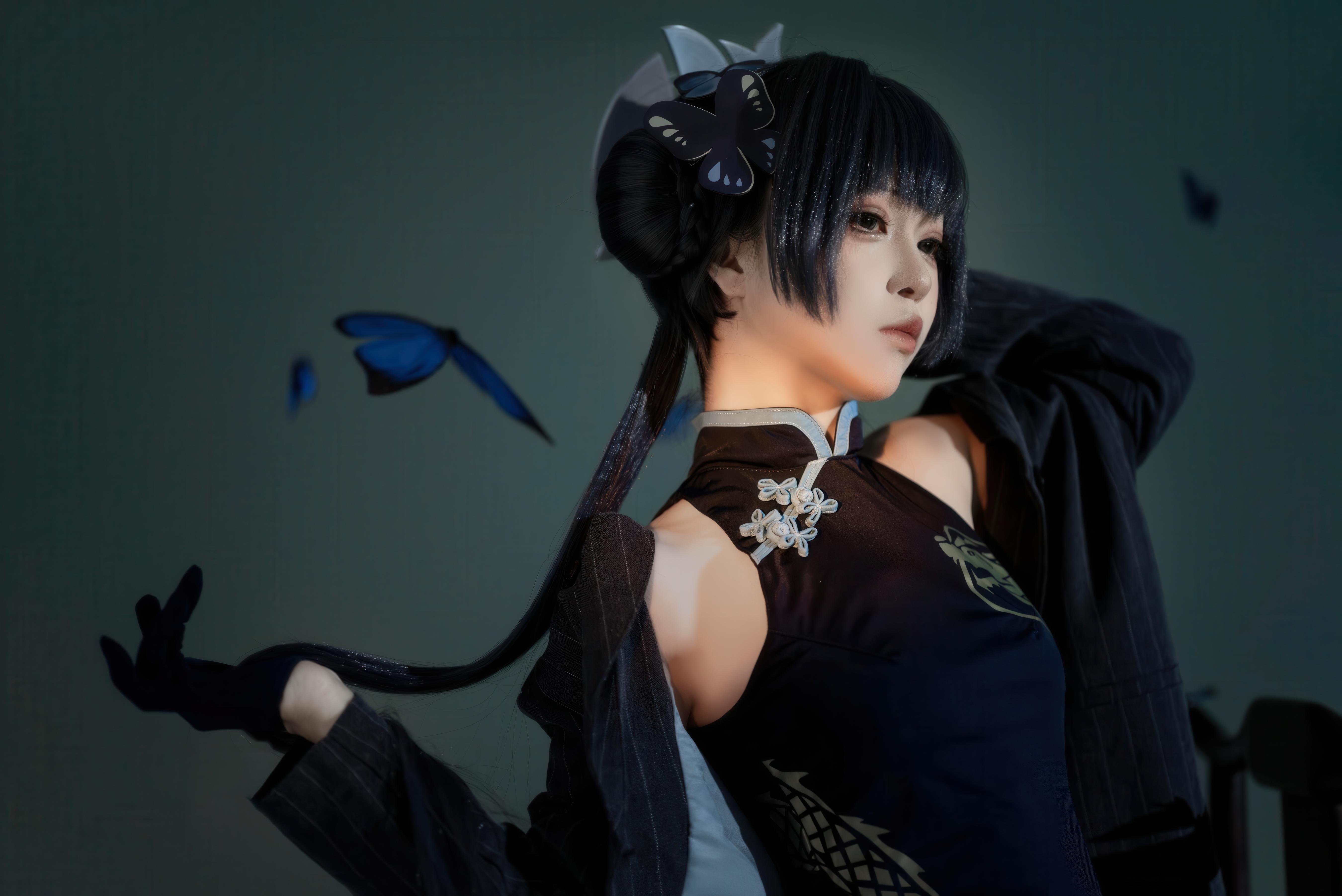 [cosplay] 矢量鱼 - 蔚蓝档案 龙华妃咲：中式旗袍造型与蓝蝶元素交织 冷艳气质下的角色还原 24P