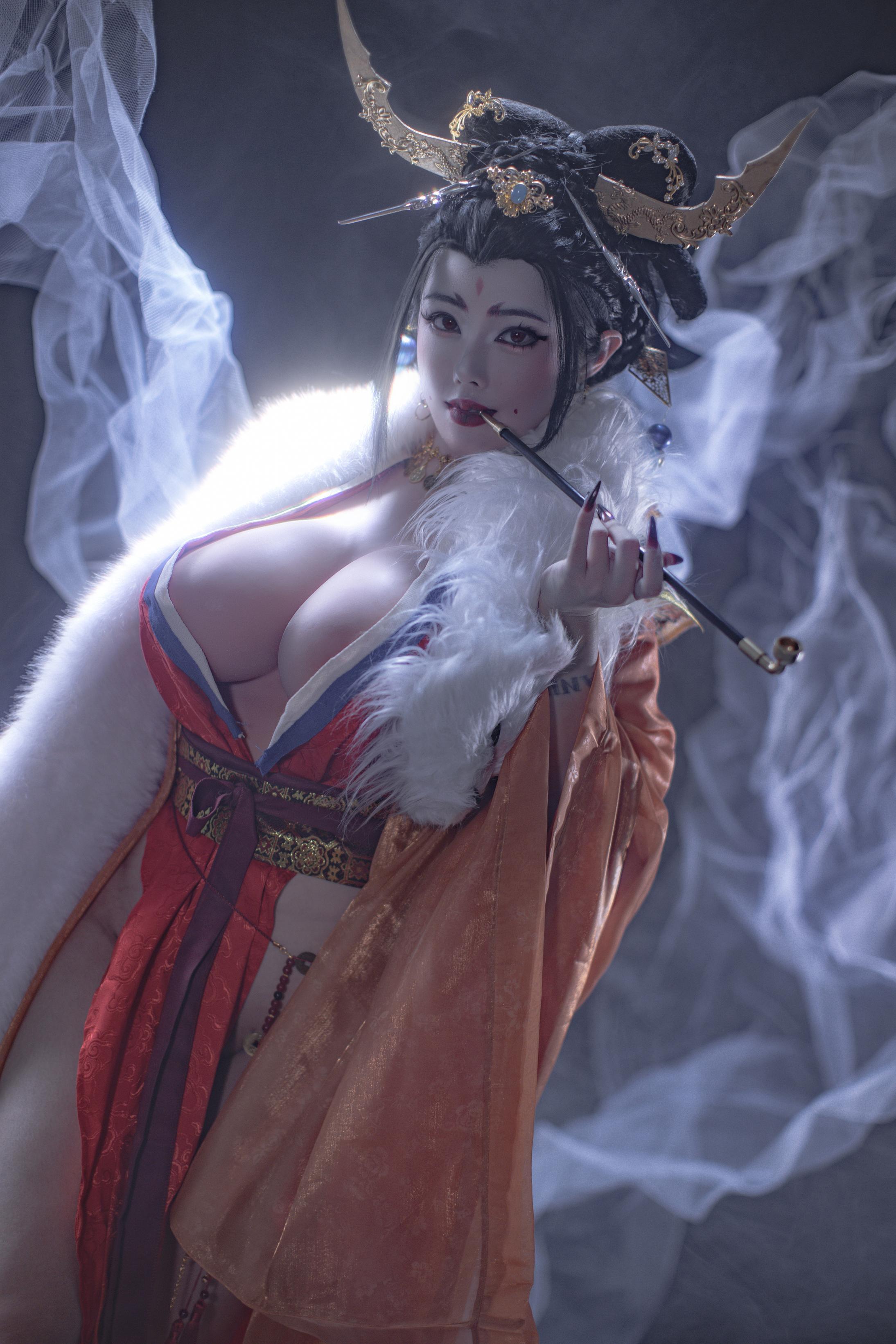[cosplay] 钛合金TiTi - 无常狐：烟雾缭绕下的狐系古风造型 妖冶冷艳气质与华丽服饰呈现 91P