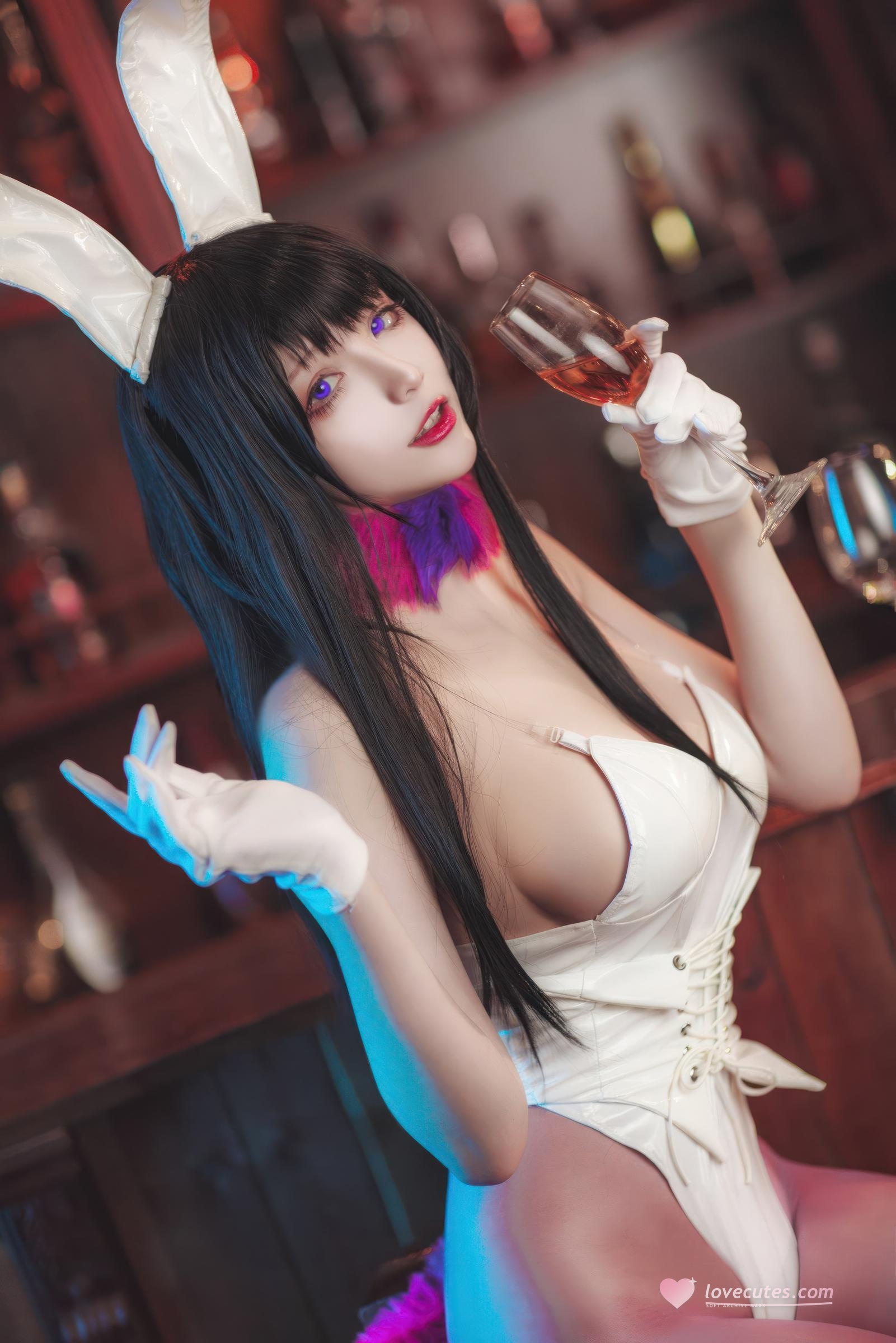 [写真] 起司块wii - 恶魔姐姐兔女郎：白色兔女郎酒吧棚拍 美胸美腿撩人 27P