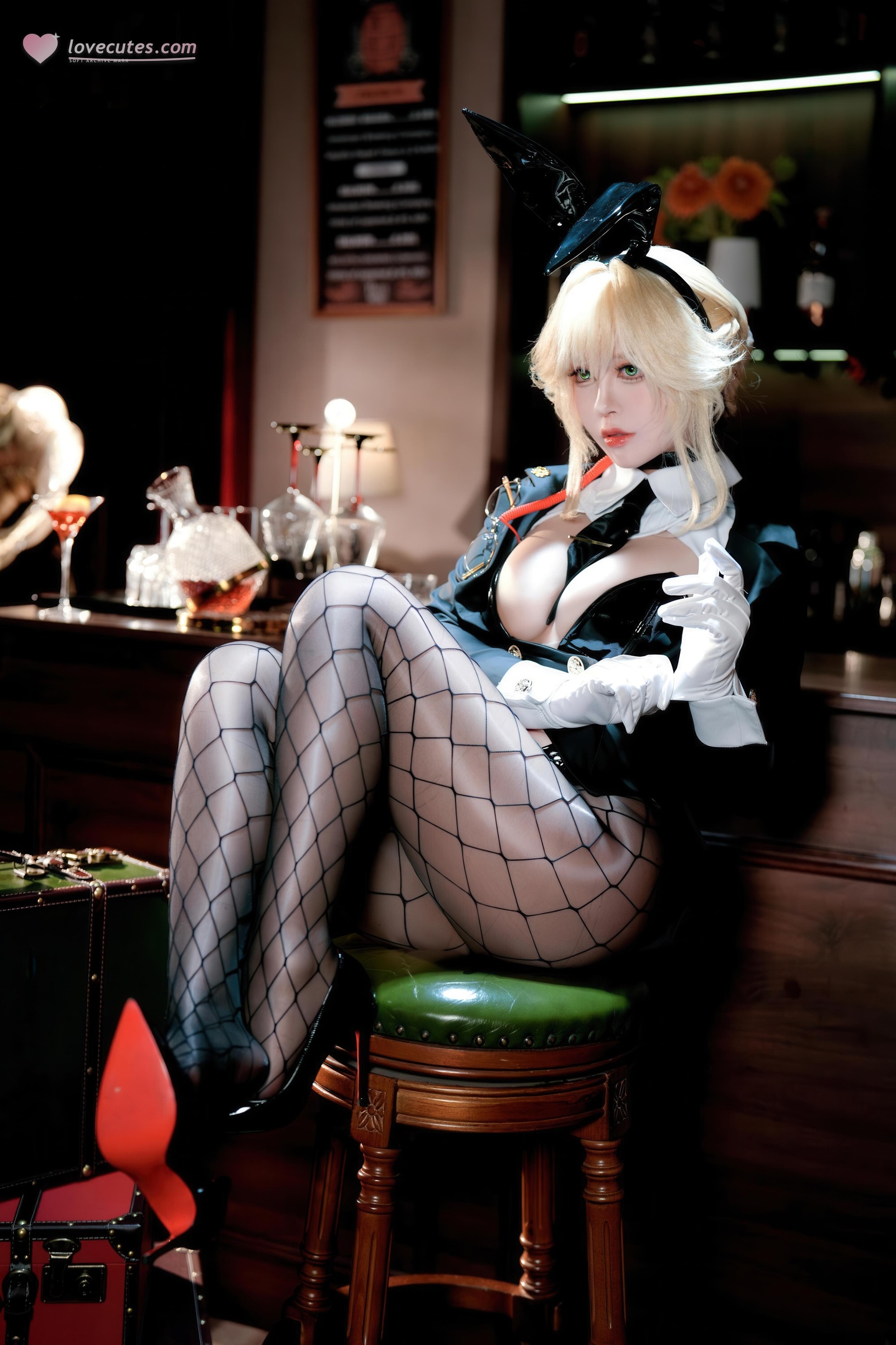 [cosplay] 半半子 - Nikke胜利女神 爱德 Agent Bunny：黑色兔女郎巨乳翘臀 网袜露臀还原 62P